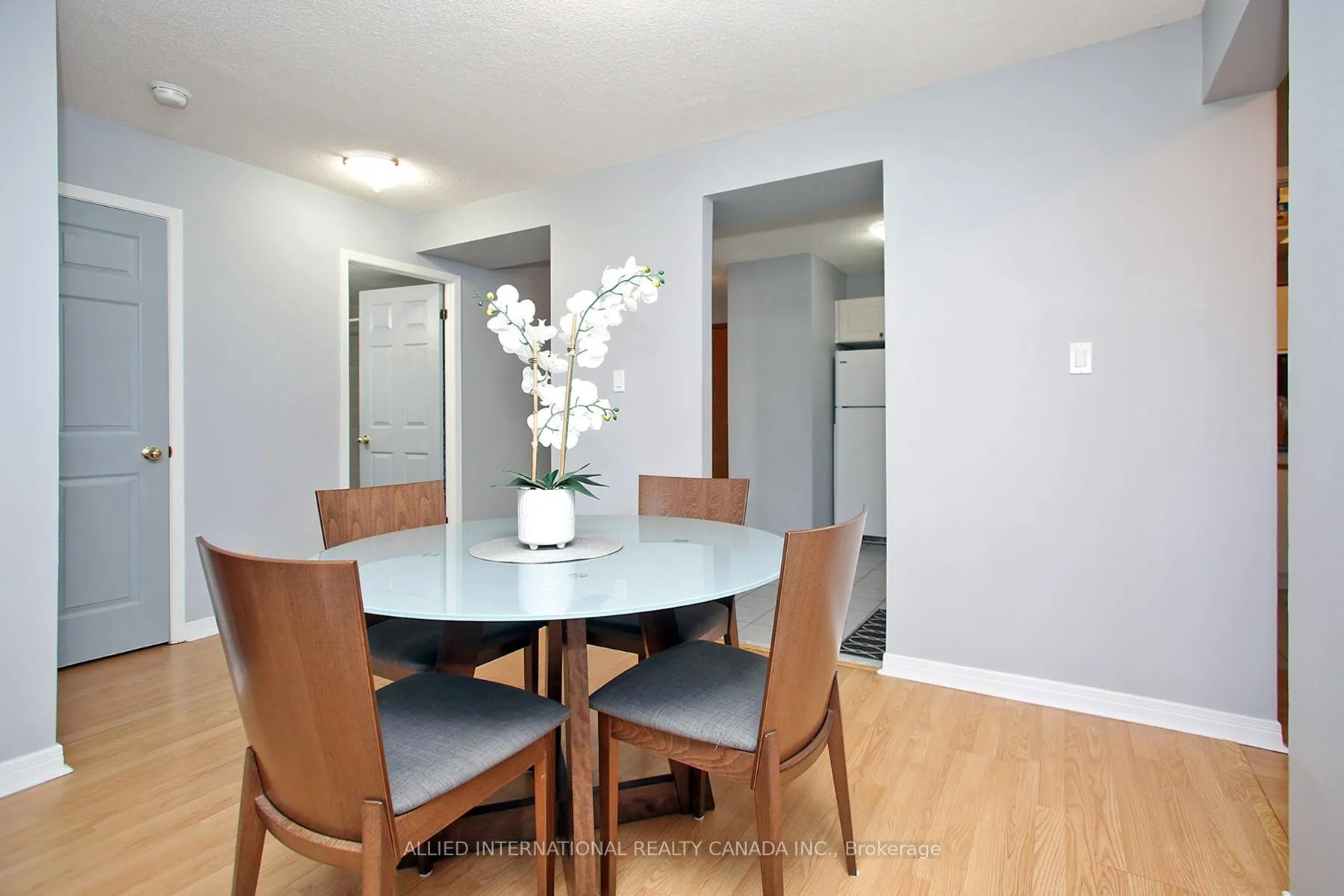 Photo 15 of Unit 404, 80 Athol Street E, Oshawa, Central — HOMEH