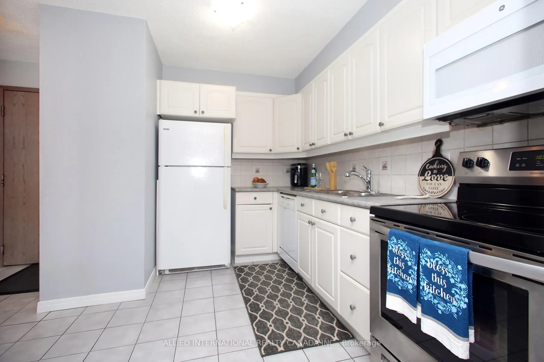 Photo 16 of Unit 404, 80 Athol Street E, Oshawa, Central — HOMEH