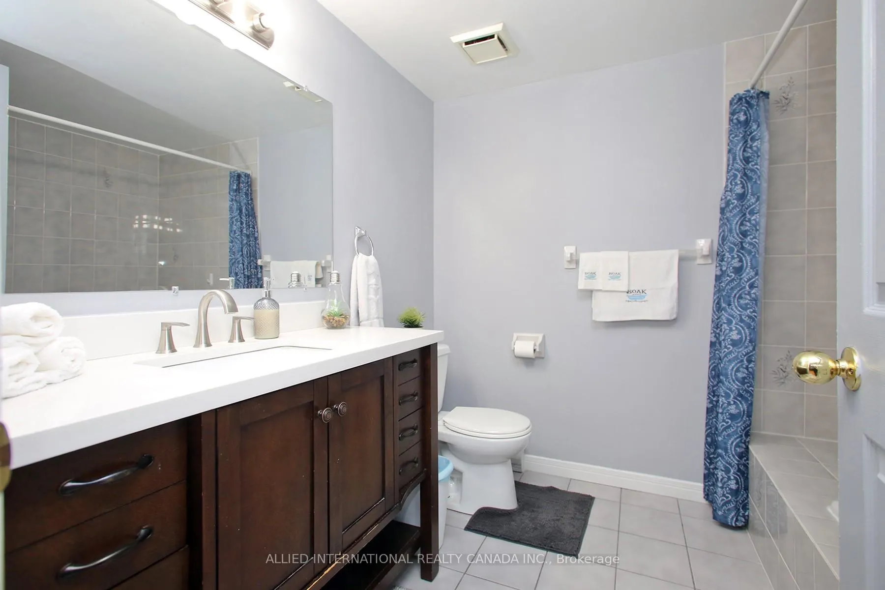 Photo 23 of Unit 404, 80 Athol Street E, Oshawa, Central — HOMEH
