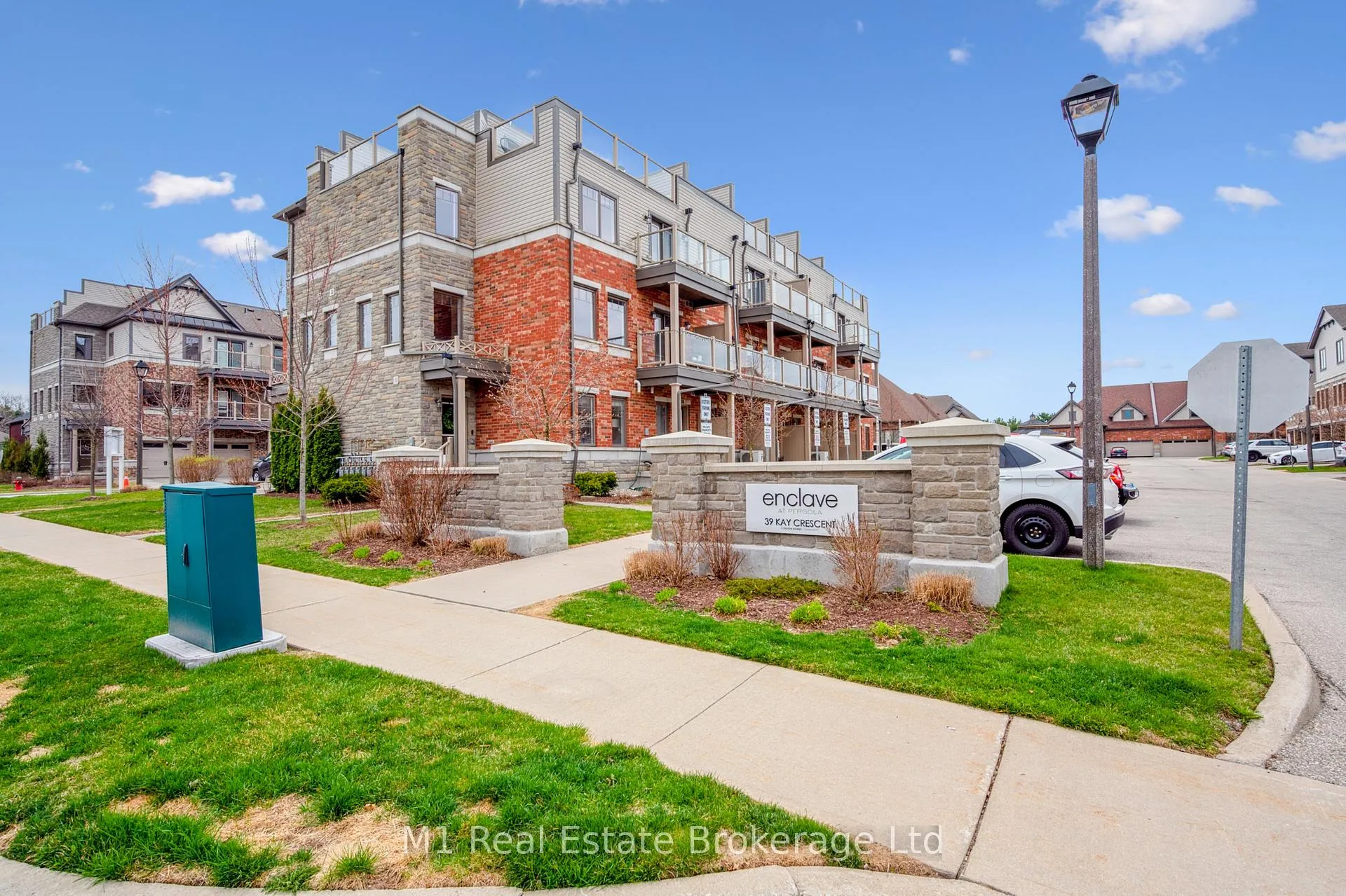 Photo 3 of Unit 34, 39 Kay Crescent, Guelph, Pineridge/Westminster Woods — HOMEH