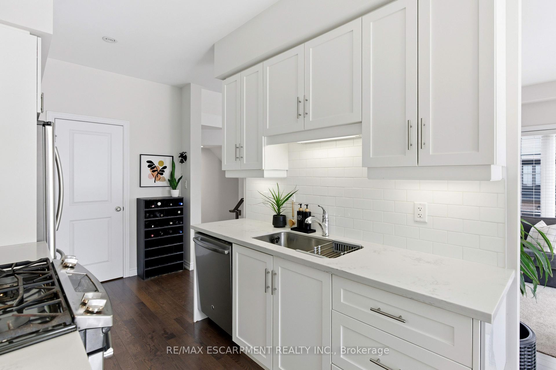 Photo 12 of Unit 54, 377 Glancaster Road, Hamilton, Villages of Glancaster — HOMEH
