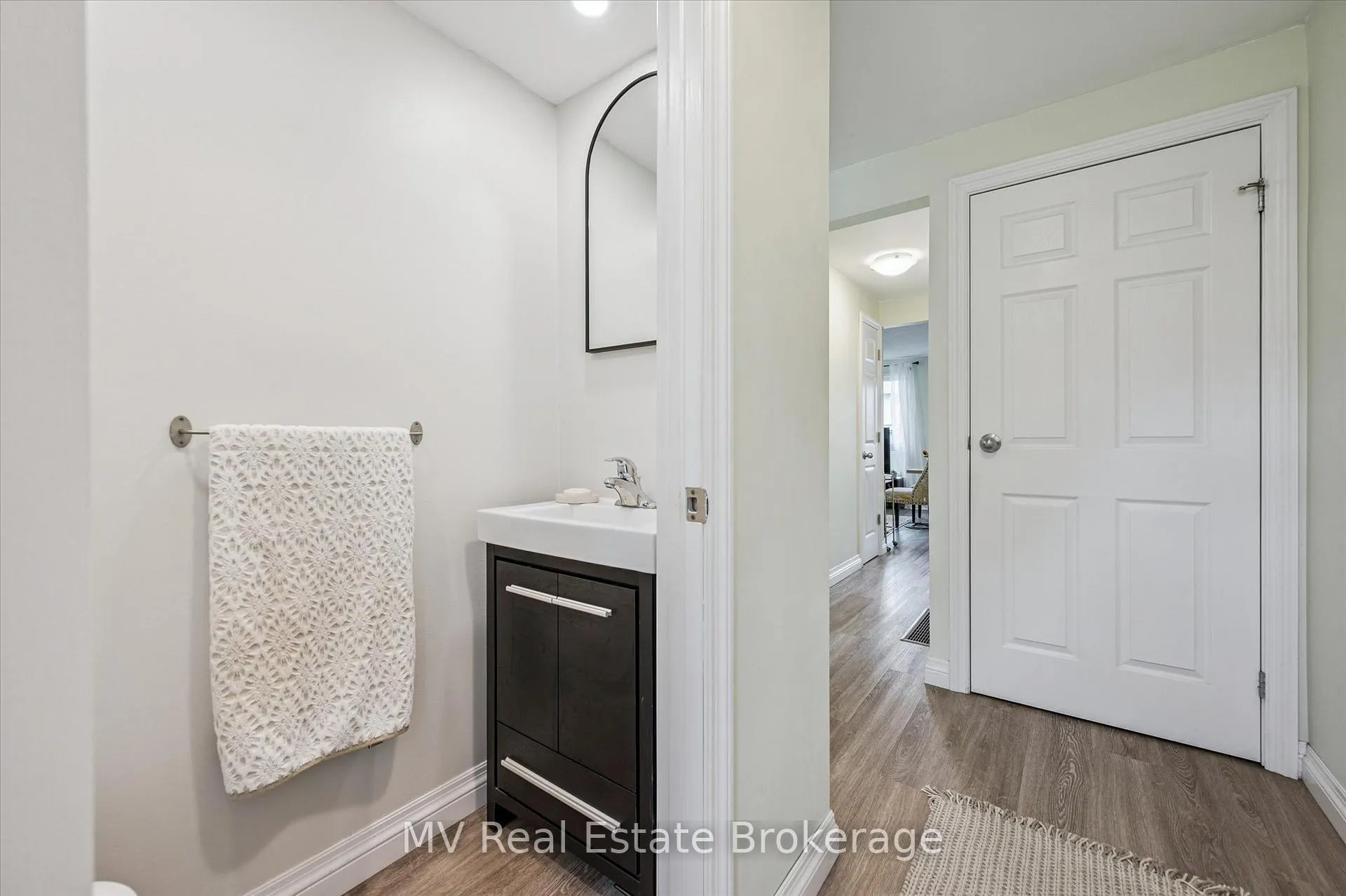 Photo 4 of Unit 94, 700 Paisley Road, Guelph, Willow West/Sugarbush/West Acres — HOMEH