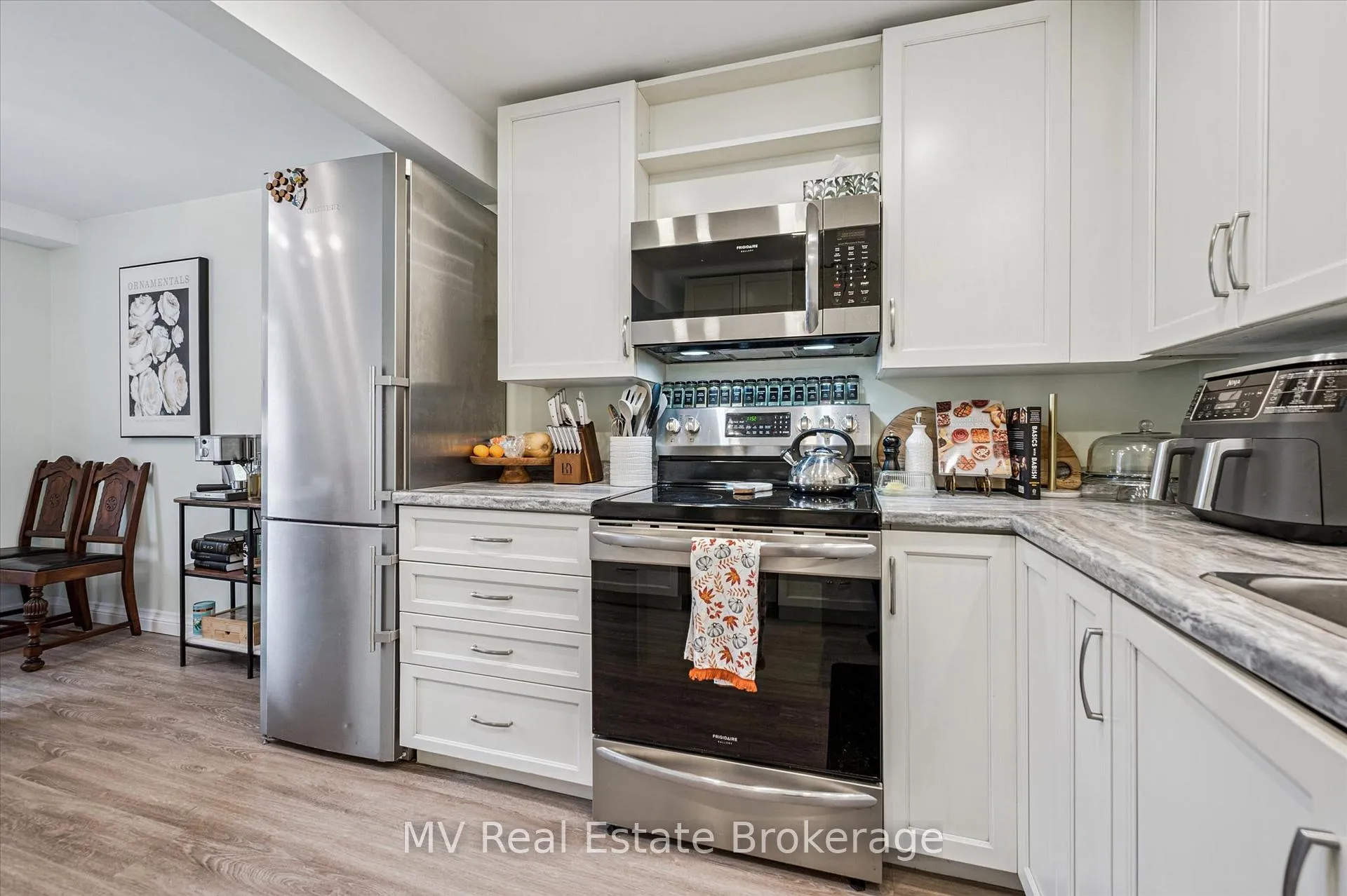 Photo 10 of Unit 94, 700 Paisley Road, Guelph, Willow West/Sugarbush/West Acres — HOMEH