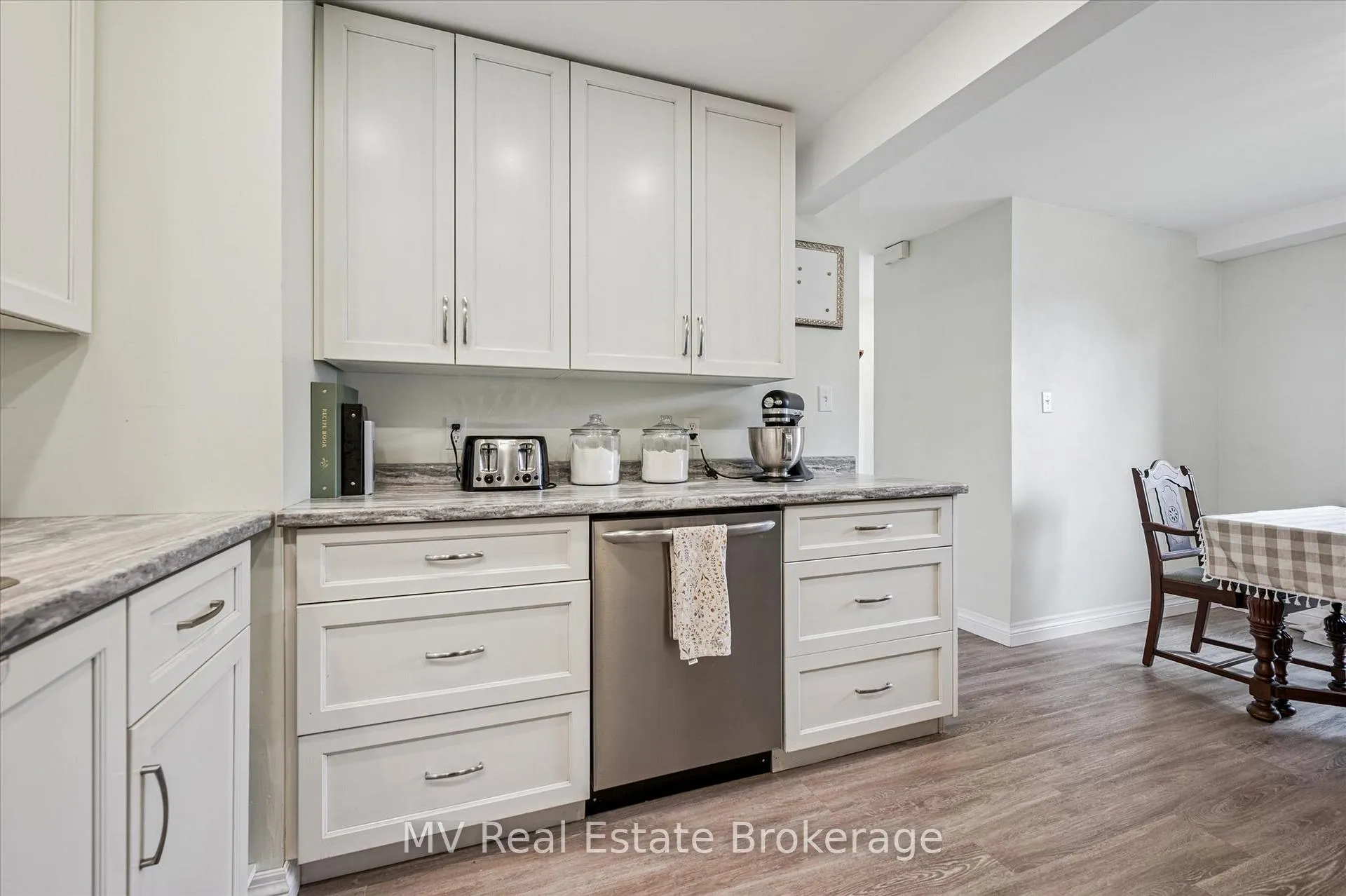 Photo 11 of Unit 94, 700 Paisley Road, Guelph, Willow West/Sugarbush/West Acres — HOMEH