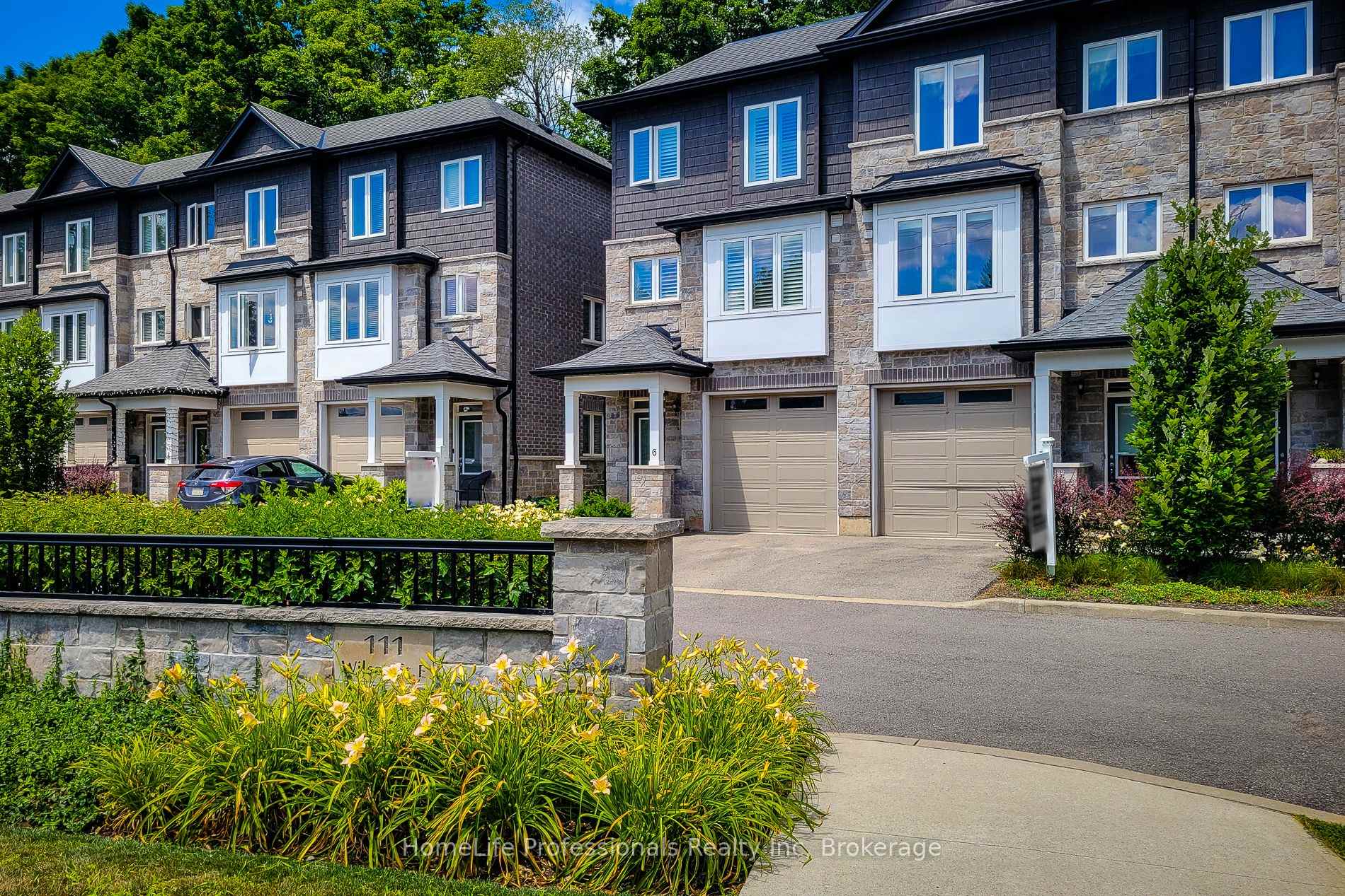 Front of Unit 7, 111 Wilson Street E