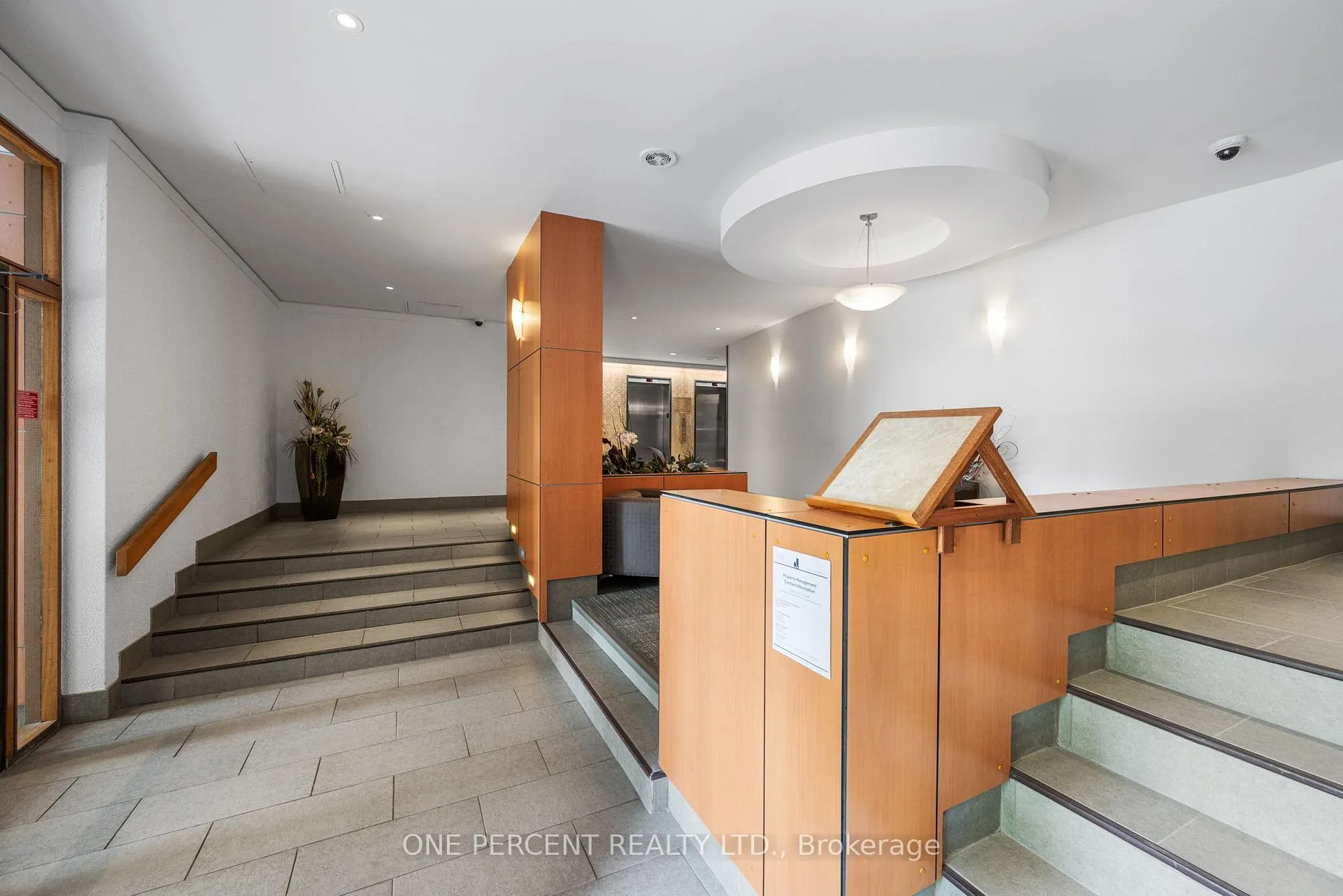 Photo 4 of Unit 201, 373 Laurier Avenue E, Ottawa, Sandy Hill — HOMEH