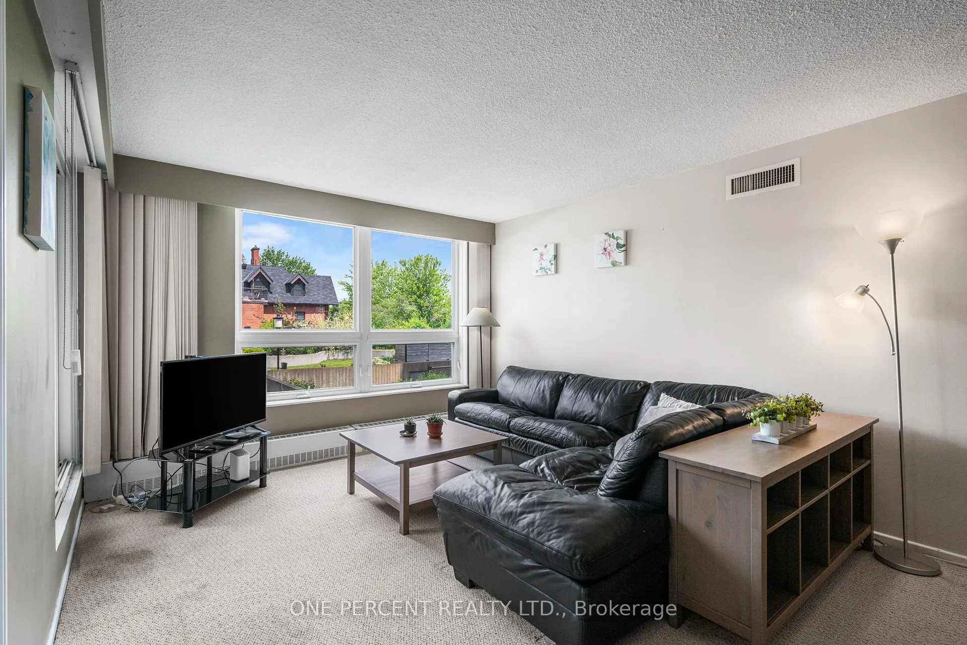 Photo 9 of Unit 201, 373 Laurier Avenue E, Ottawa, Sandy Hill — HOMEH