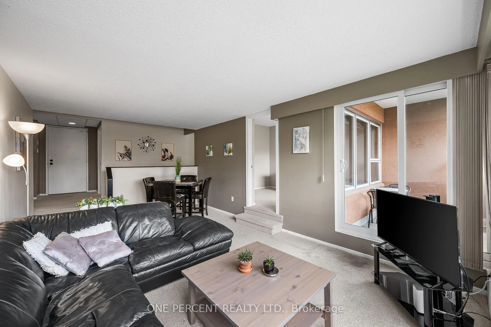 Photo 11 of Unit 201, 373 Laurier Avenue E, Ottawa, Sandy Hill — HOMEH