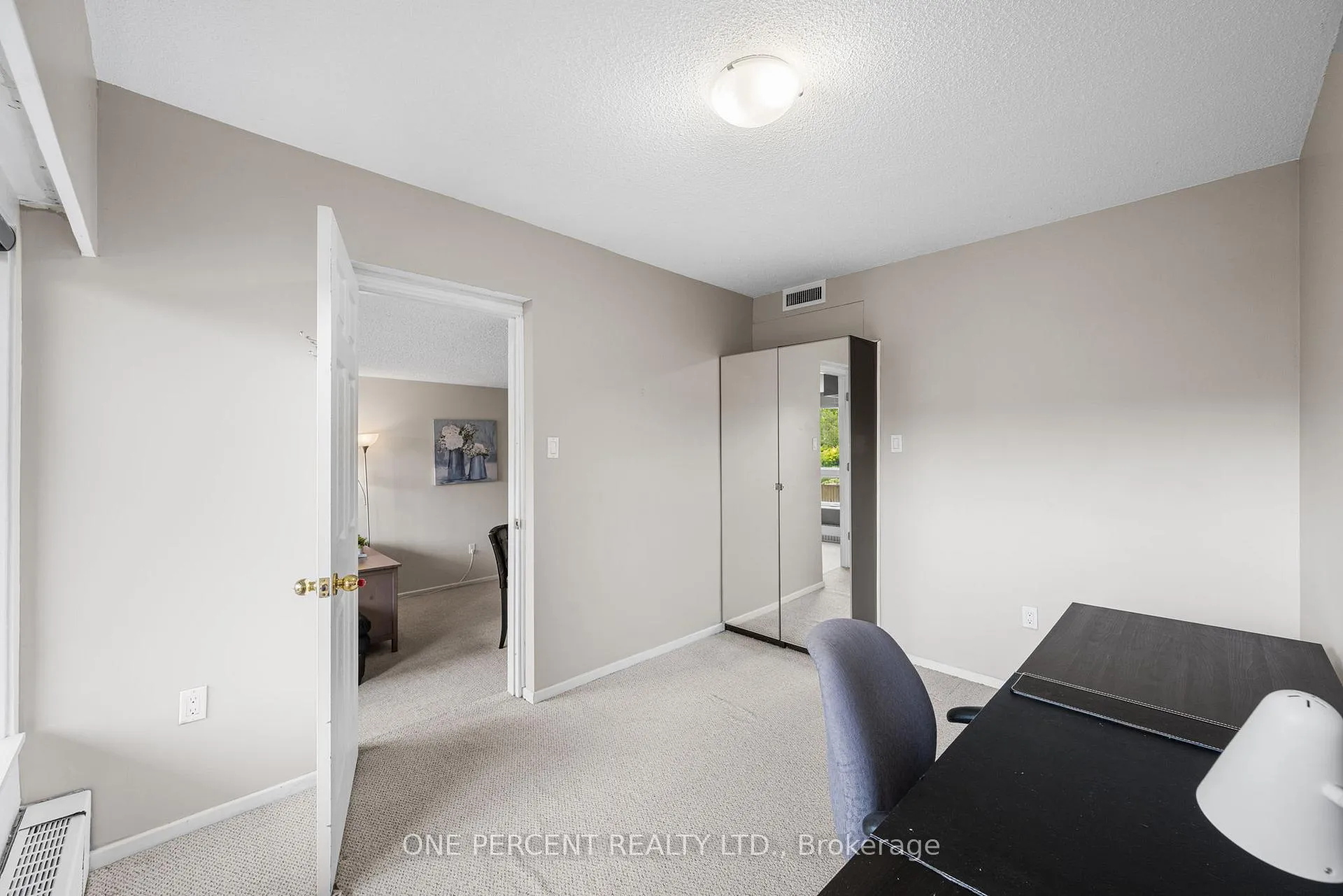 Photo 14 of Unit 201, 373 Laurier Avenue E, Ottawa, Sandy Hill — HOMEH