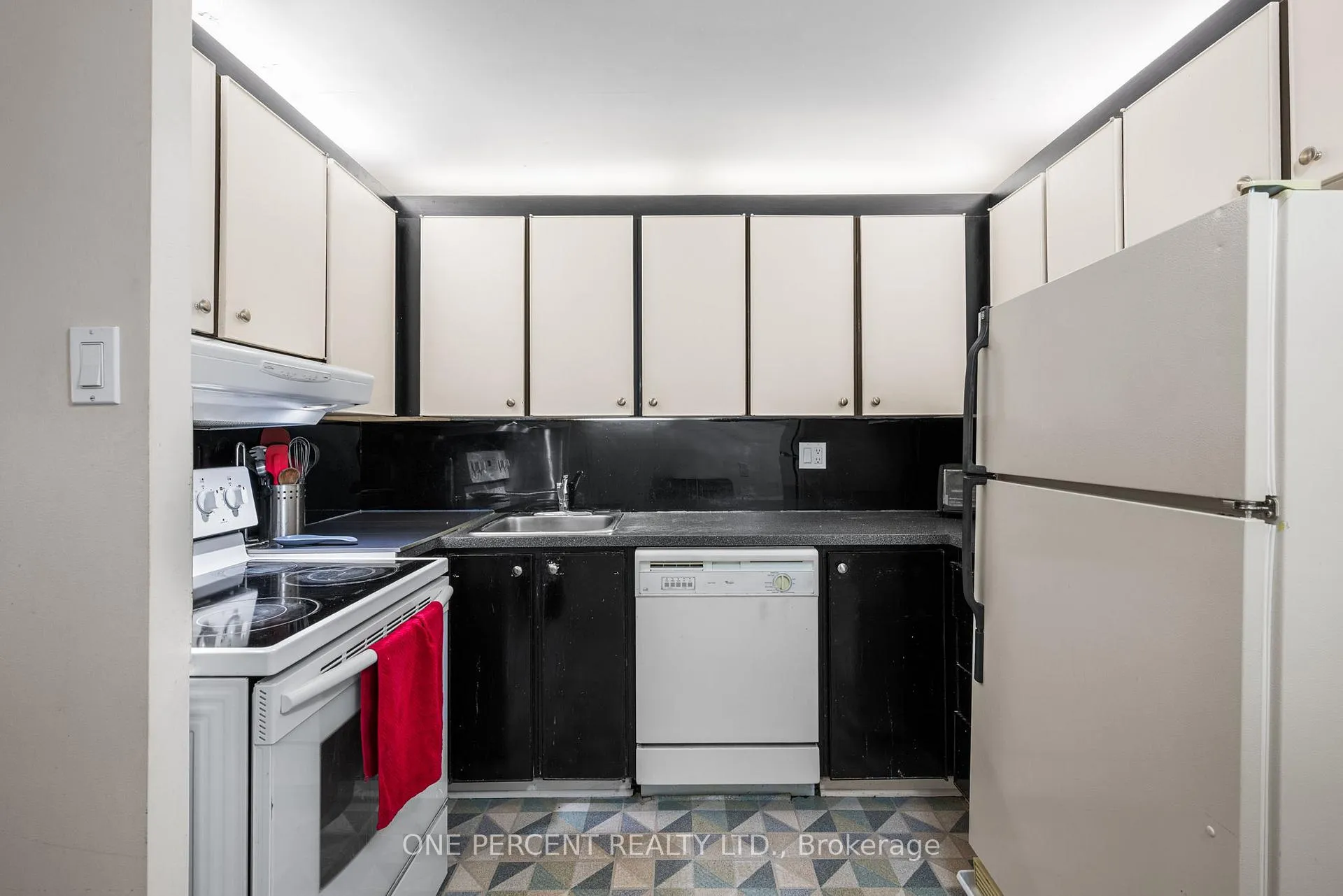 Photo 16 of Unit 201, 373 Laurier Avenue E, Ottawa, Sandy Hill — HOMEH