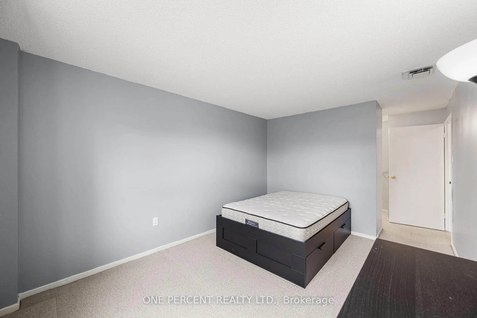 Photo 18 of Unit 201, 373 Laurier Avenue E, Ottawa, Sandy Hill — HOMEH