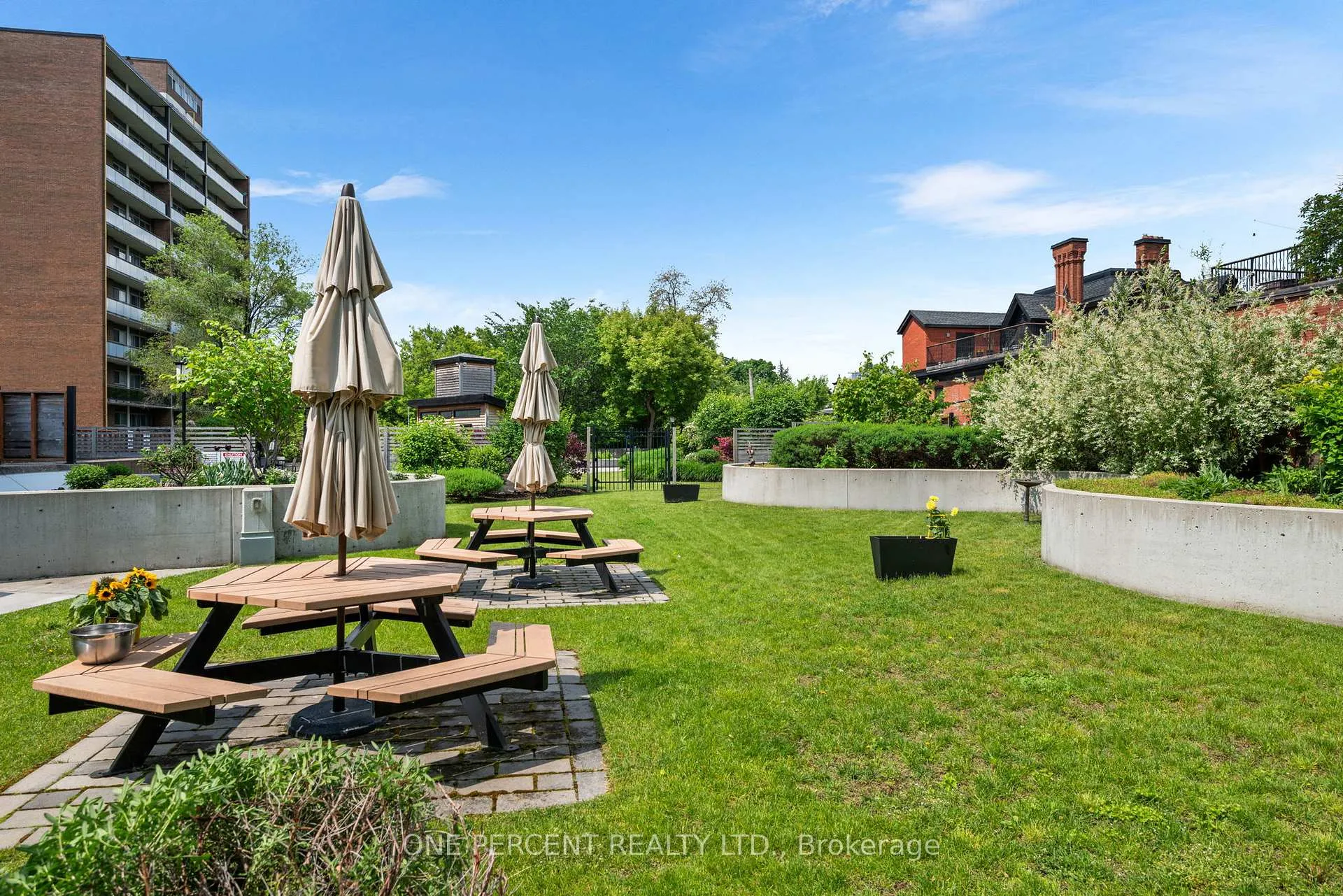 Photo 31 of Unit 201, 373 Laurier Avenue E, Ottawa, Sandy Hill — HOMEH