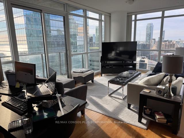 Photo 2 of Unit 3901, 55 Bremner Boulevard, Toronto, Waterfront Communities — HOMEH