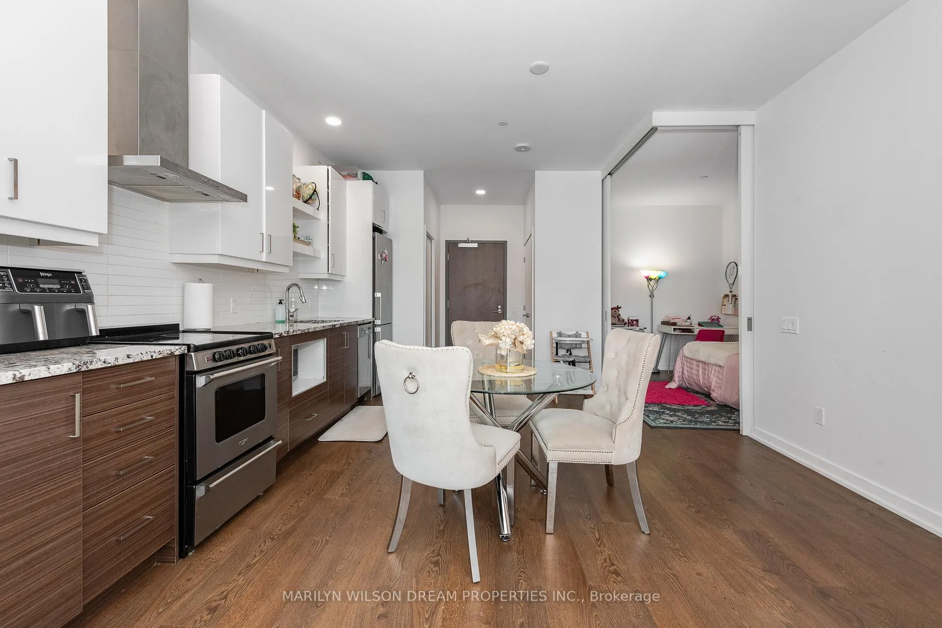 Photo 13 of Unit 203, 320 Miwate Private, Ottawa, Mechanicsville — HOMEH