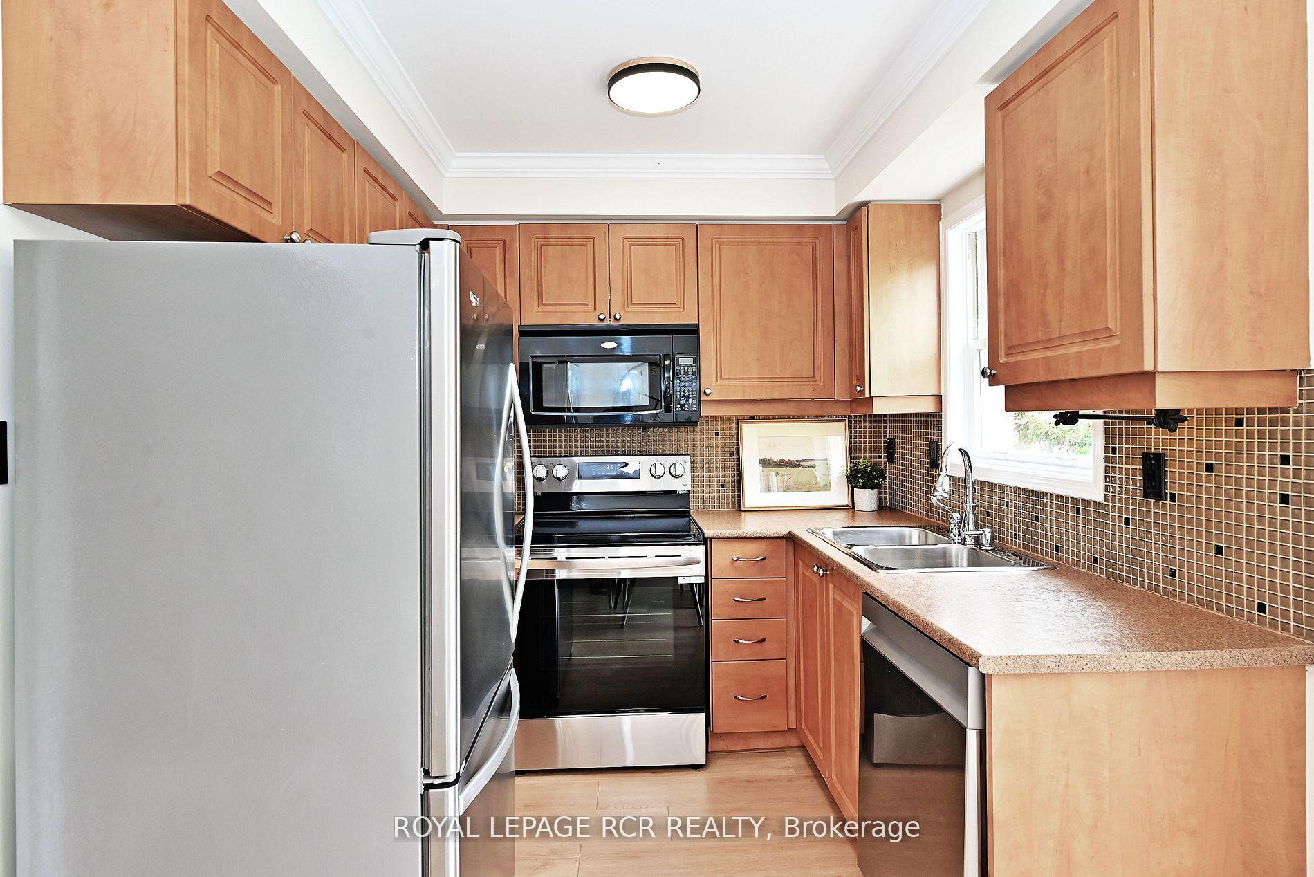 Photo 13 of 28 Wyatt Lane, Aurora, Bayview Wellington — HOMEH