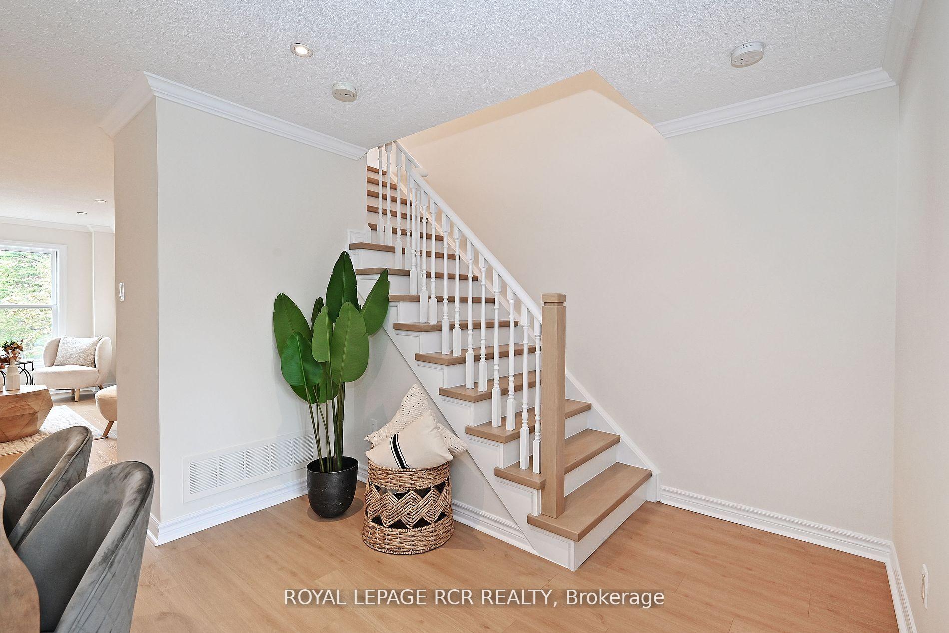 Photo 16 of 28 Wyatt Lane, Aurora, Bayview Wellington — HOMEH