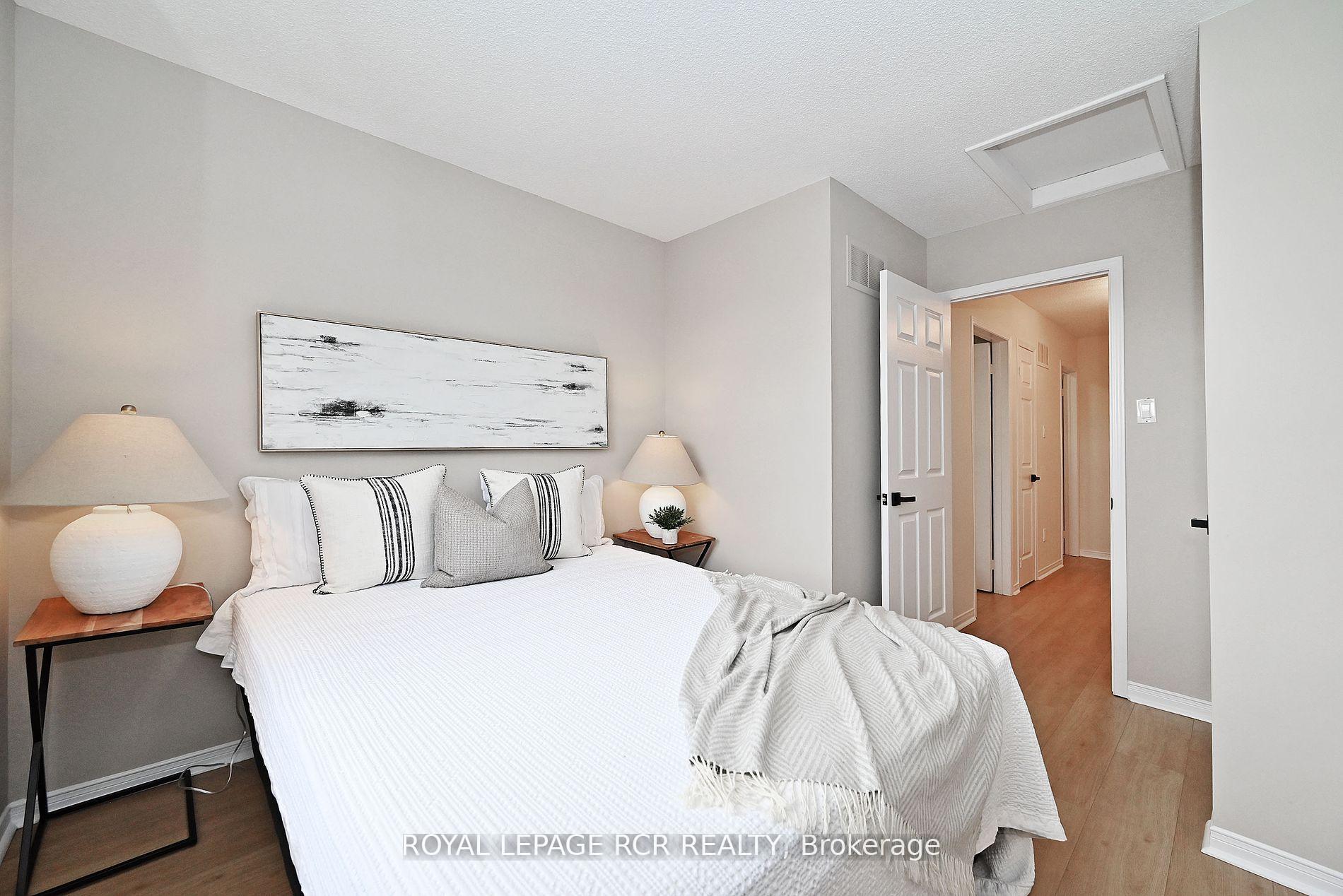 Photo 23 of 28 Wyatt Lane, Aurora, Bayview Wellington — HOMEH