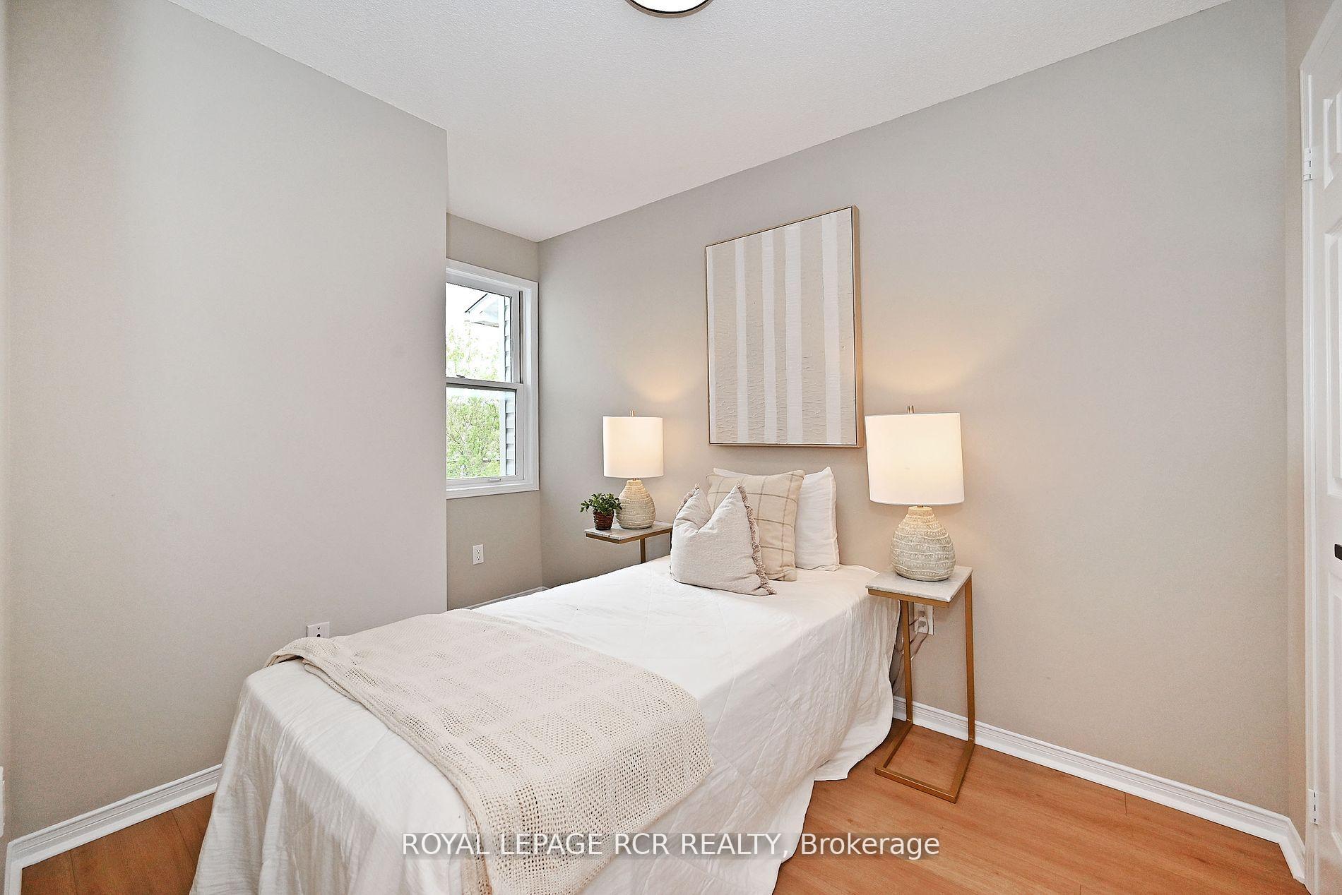 Photo 24 of 28 Wyatt Lane, Aurora, Bayview Wellington — HOMEH