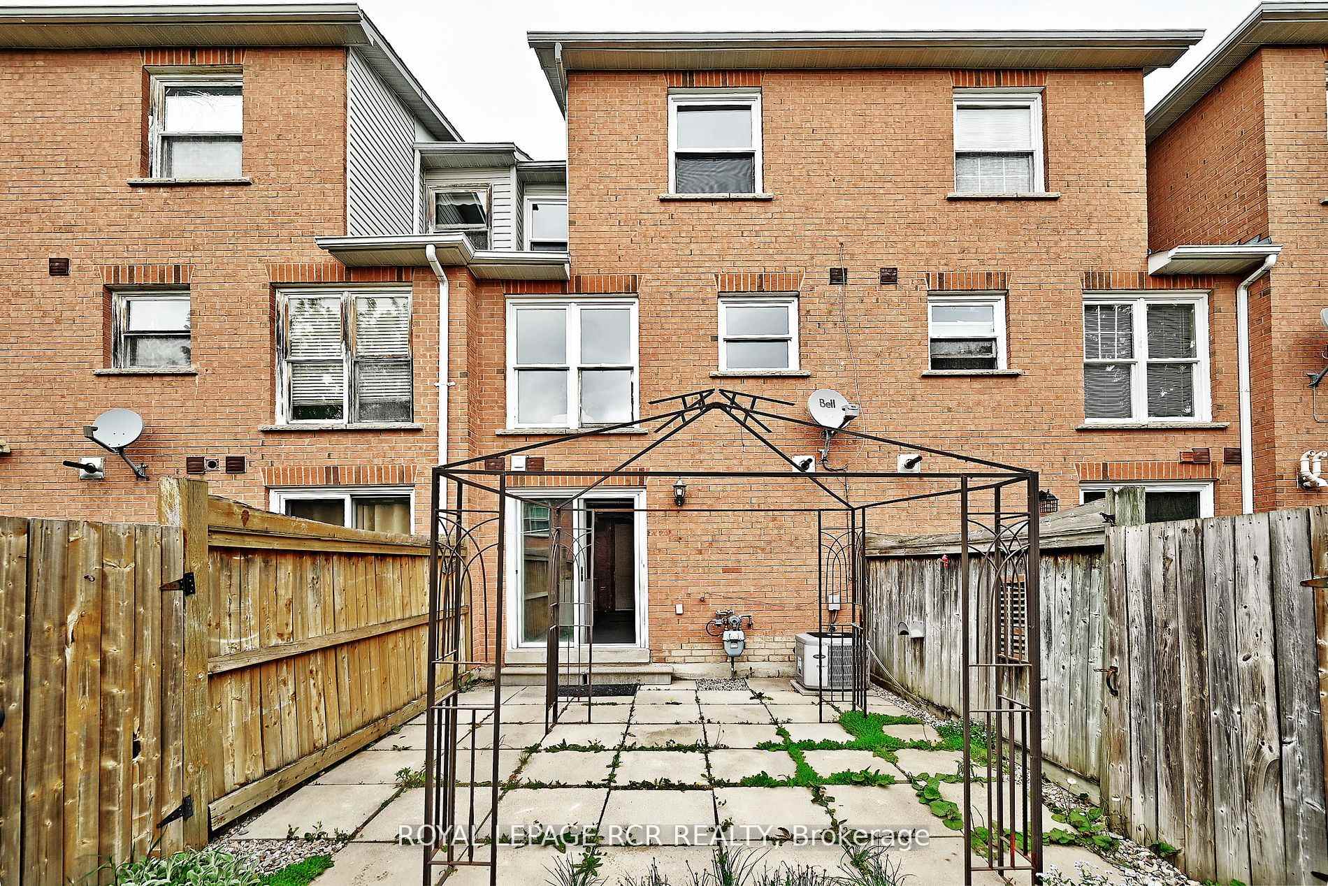 Photo 32 of 28 Wyatt Lane, Aurora, Bayview Wellington — HOMEH