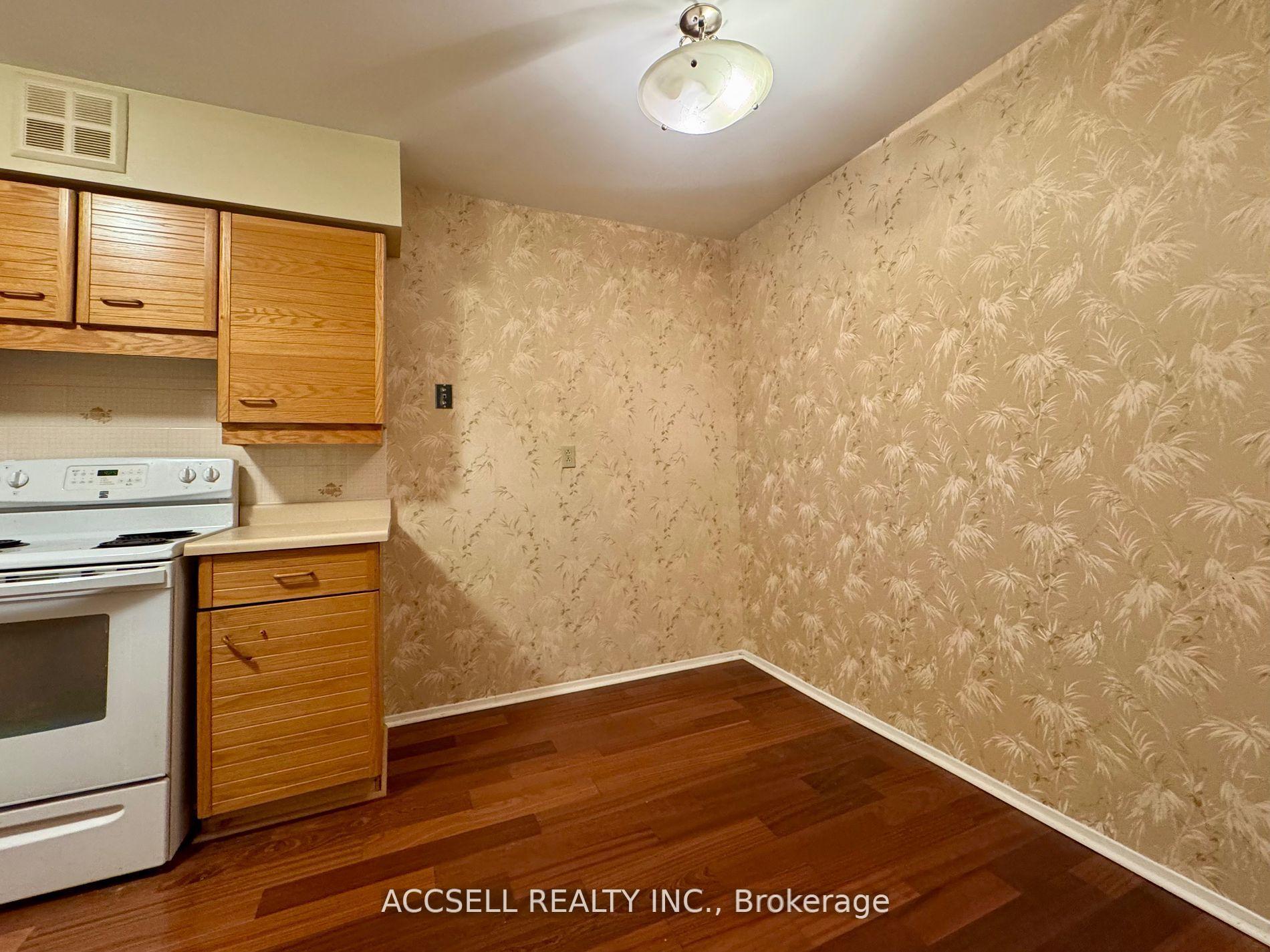 Photo 7 of Unit 522, 25 Austin Drive, Markham, Markville — HOMEH