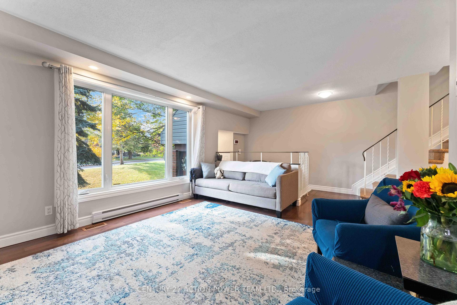 Photo 5 of 1361 Marigold Crescent, Ottawa, Pineview — HOMEH