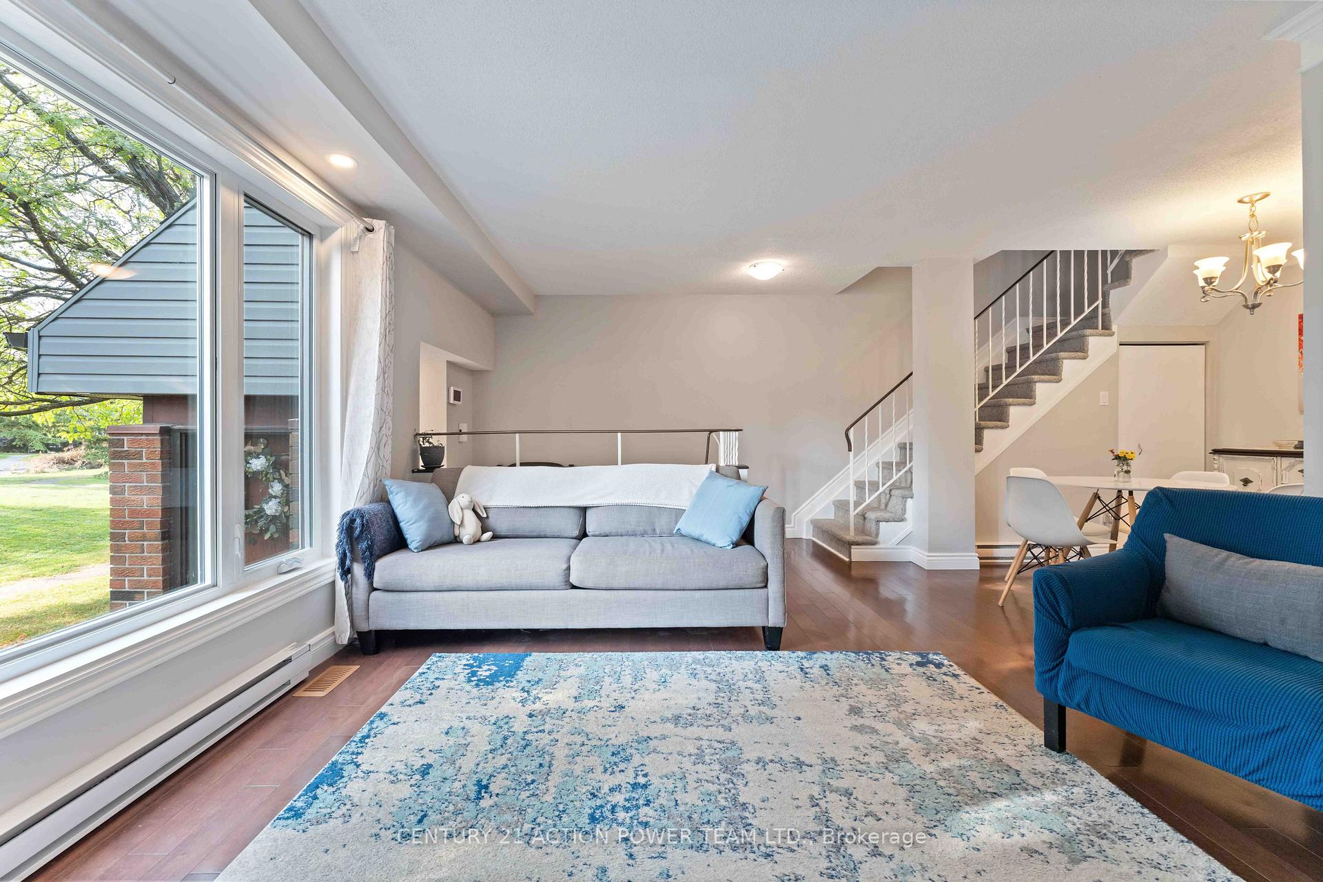 Photo 6 of 1361 Marigold Crescent, Ottawa, Pineview — HOMEH