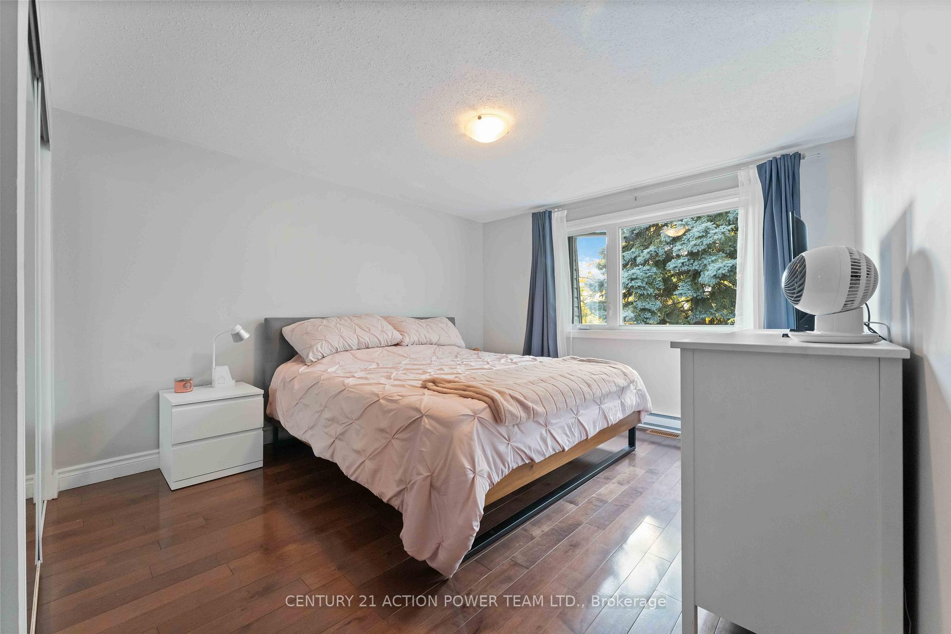 Photo 11 of 1361 Marigold Crescent, Ottawa, Pineview — HOMEH