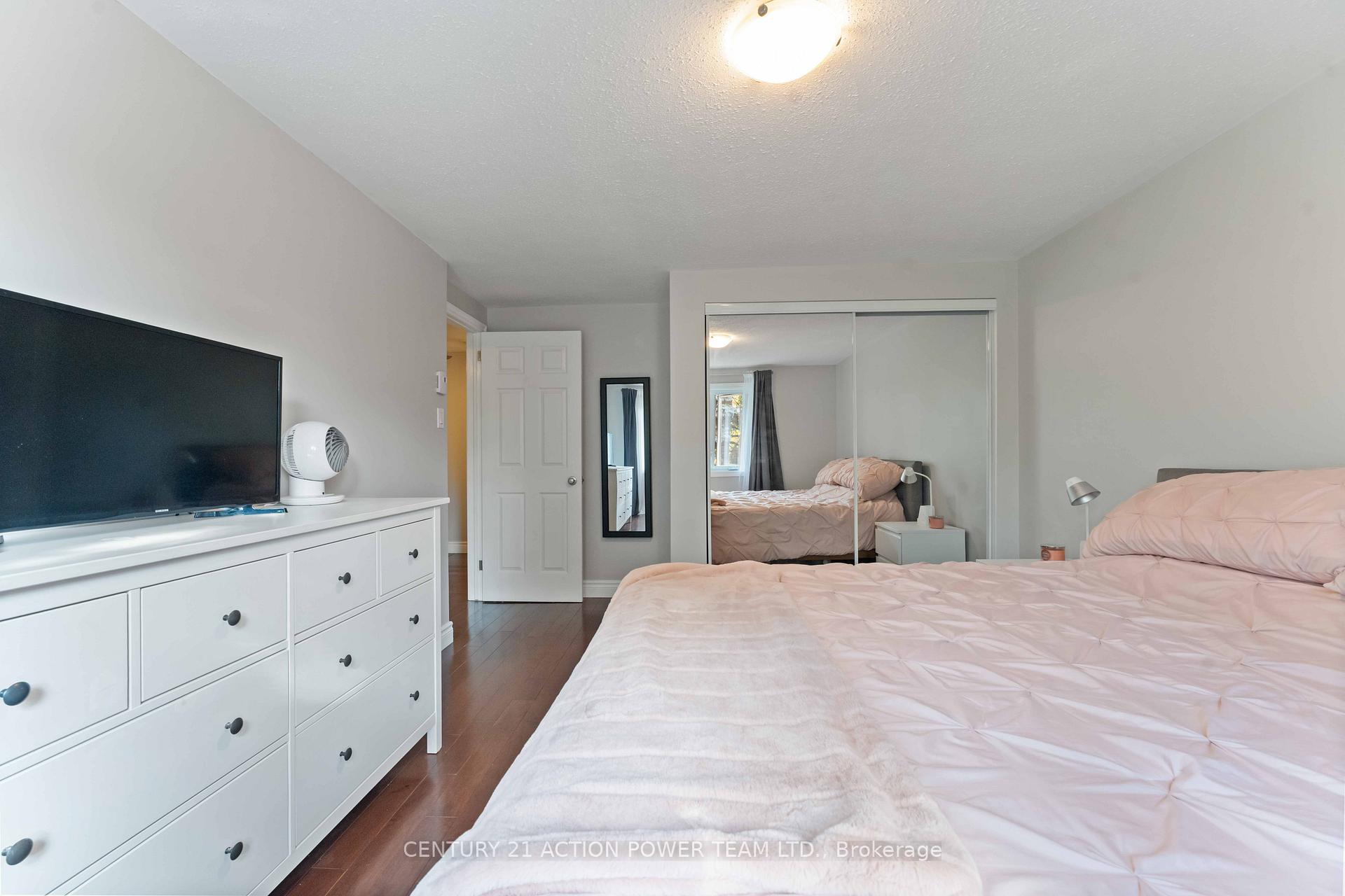 Photo 14 of 1361 Marigold Crescent, Ottawa, Pineview — HOMEH