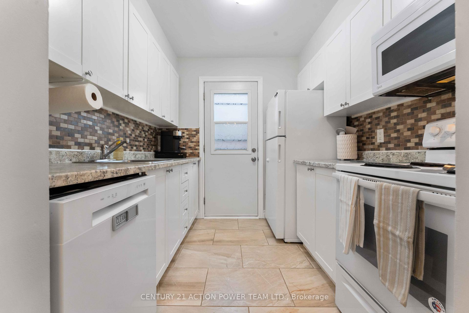 Photo 24 of 1361 Marigold Crescent, Ottawa, Pineview — HOMEH