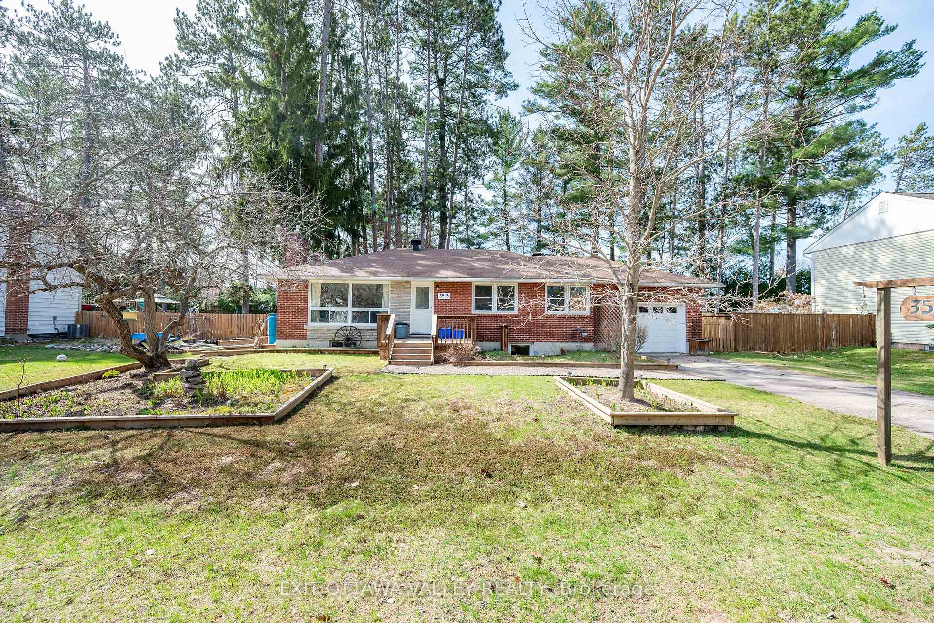 Photo 1 of 35.5 Faraday Crescent, Deep River — HOMEH