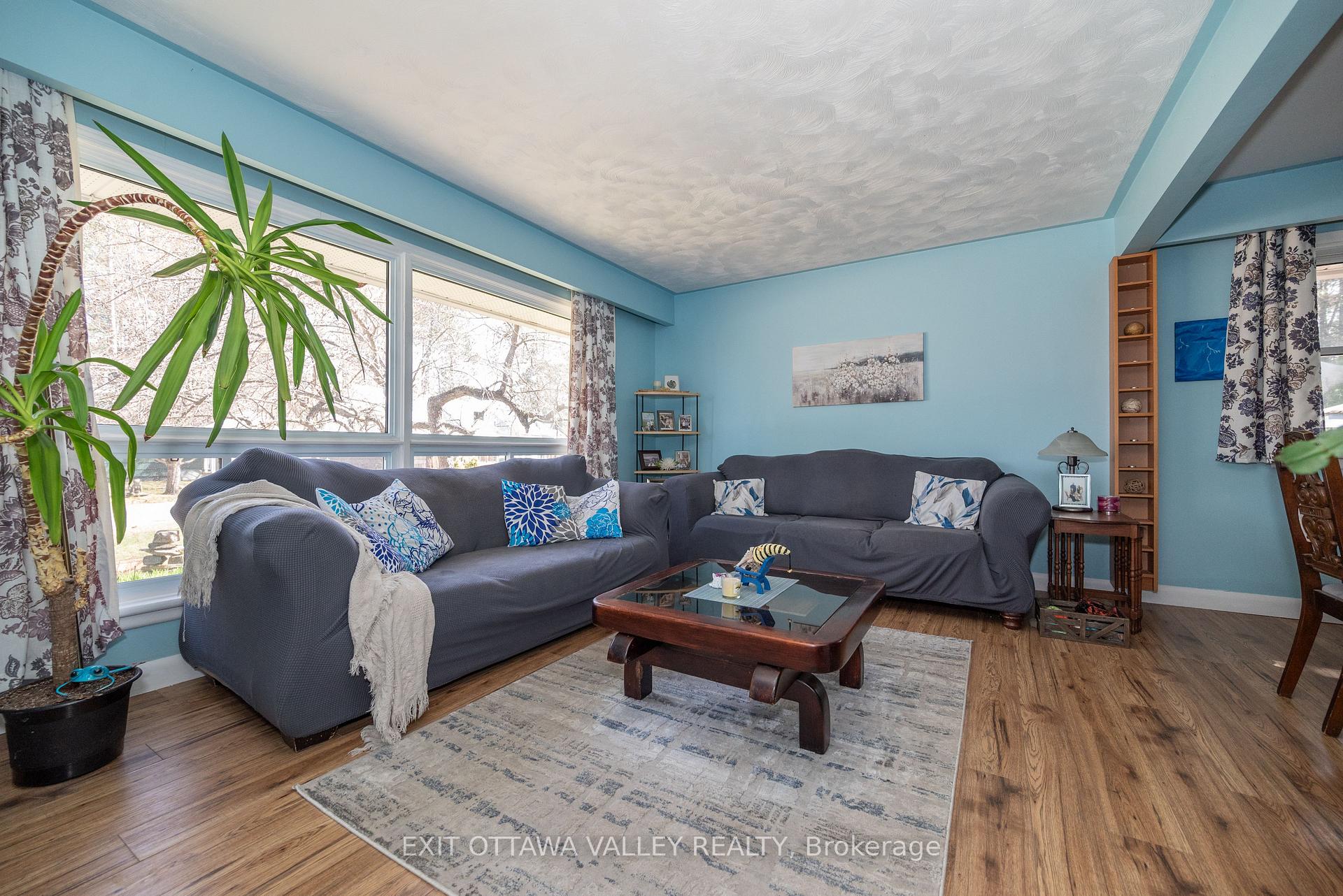 Photo 10 of 35.5 Faraday Crescent, Deep River — HOMEH