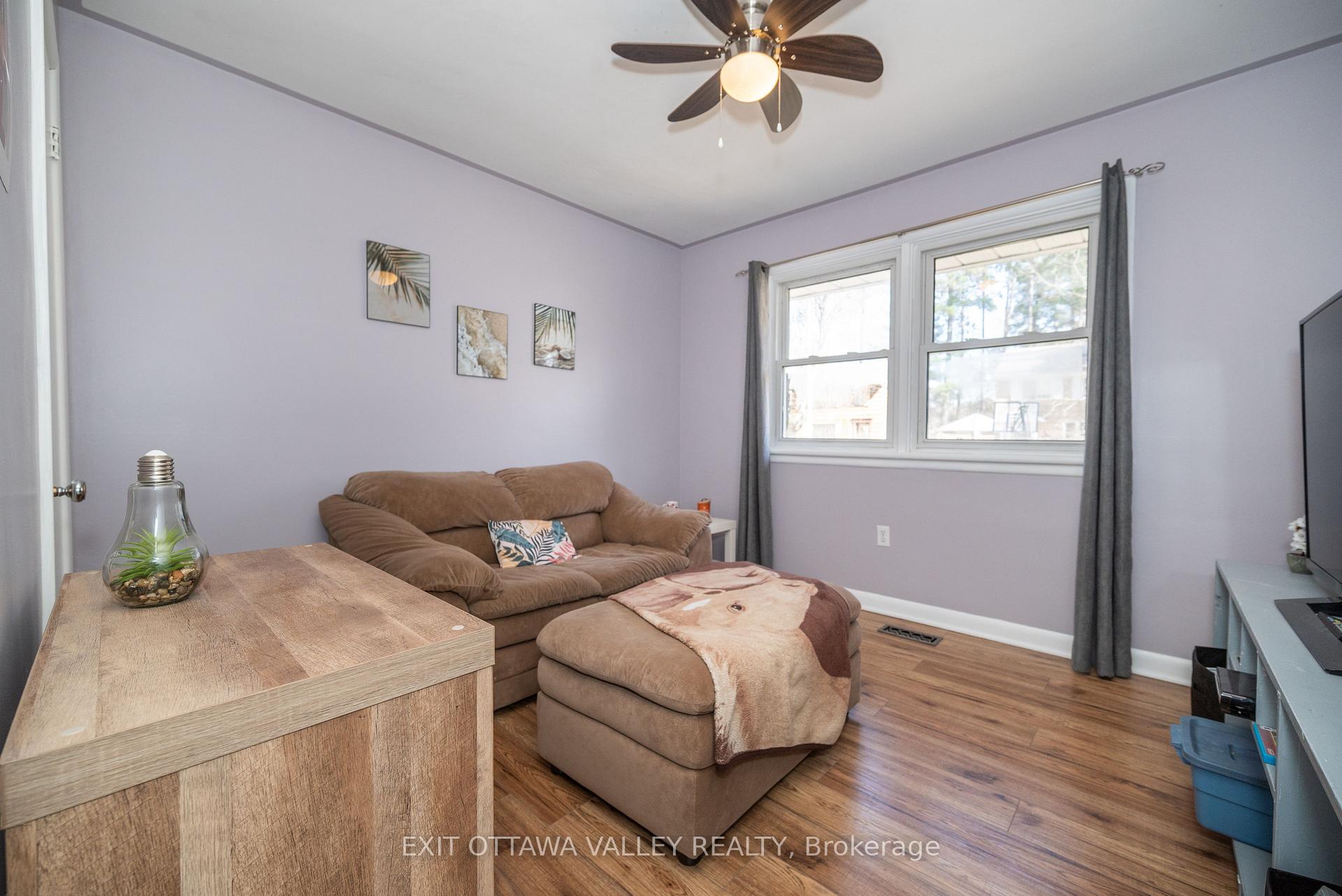 Photo 16 of 35.5 Faraday Crescent, Deep River — HOMEH