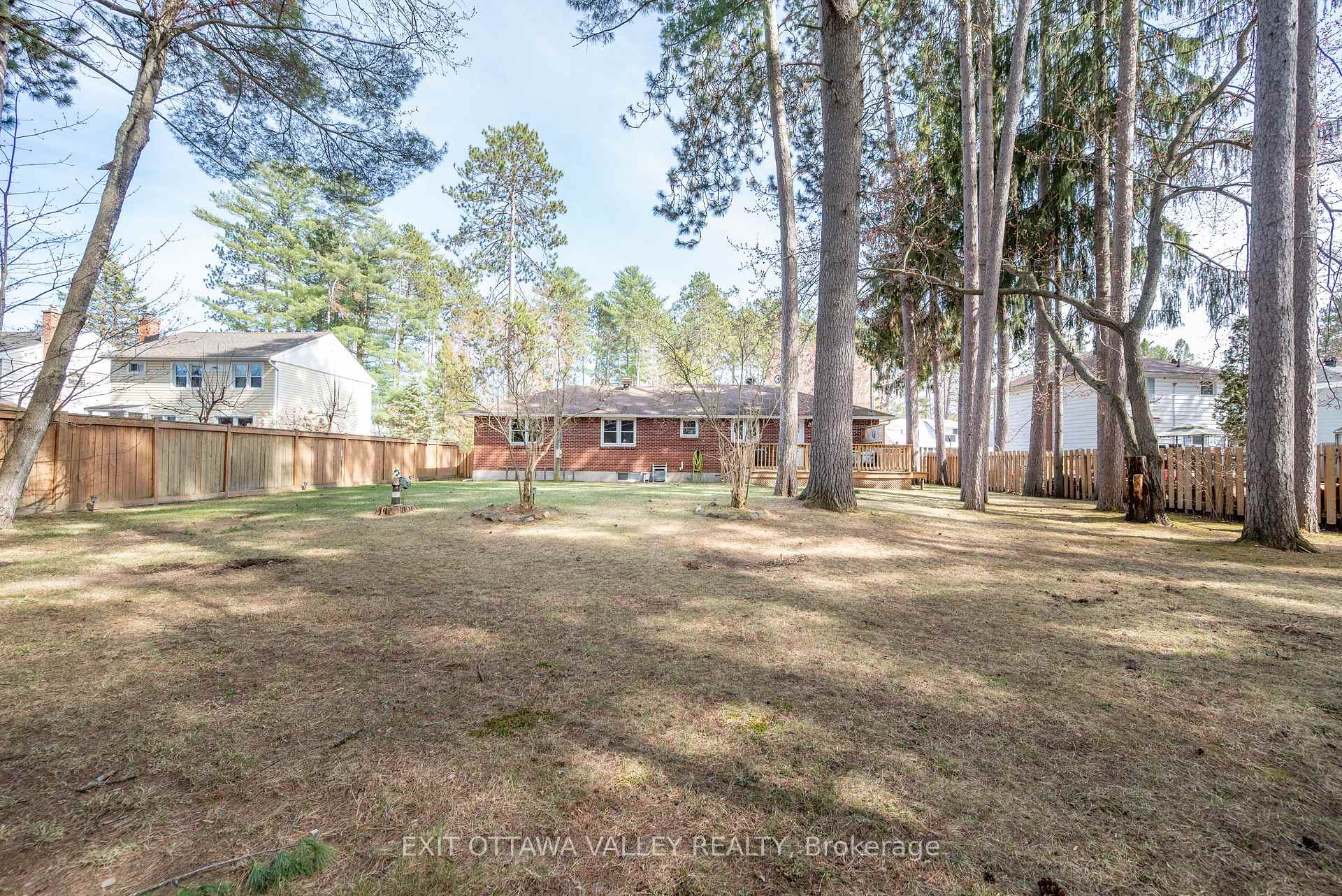 Photo 35 of 35.5 Faraday Crescent, Deep River — HOMEH