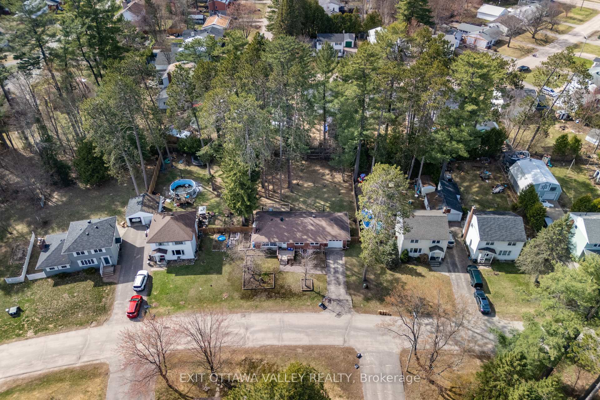 Photo 37 of 35.5 Faraday Crescent, Deep River — HOMEH