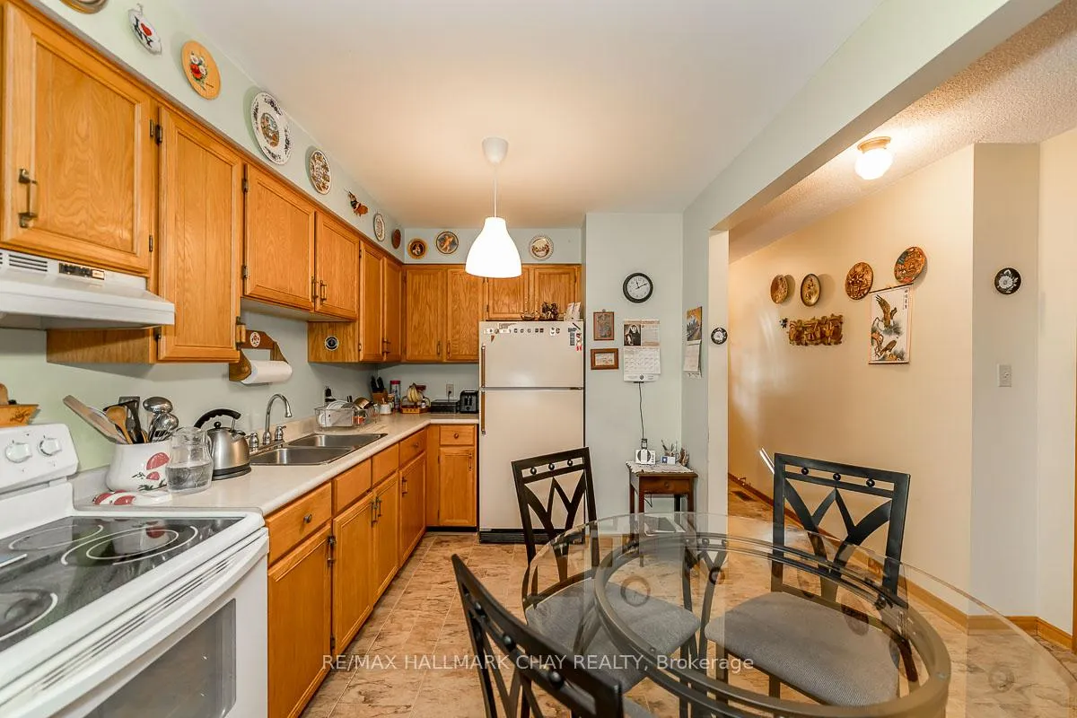Photo 7 of Unit 2, 10 Riverley Lane, New Tecumseth, Alliston — HOMEH