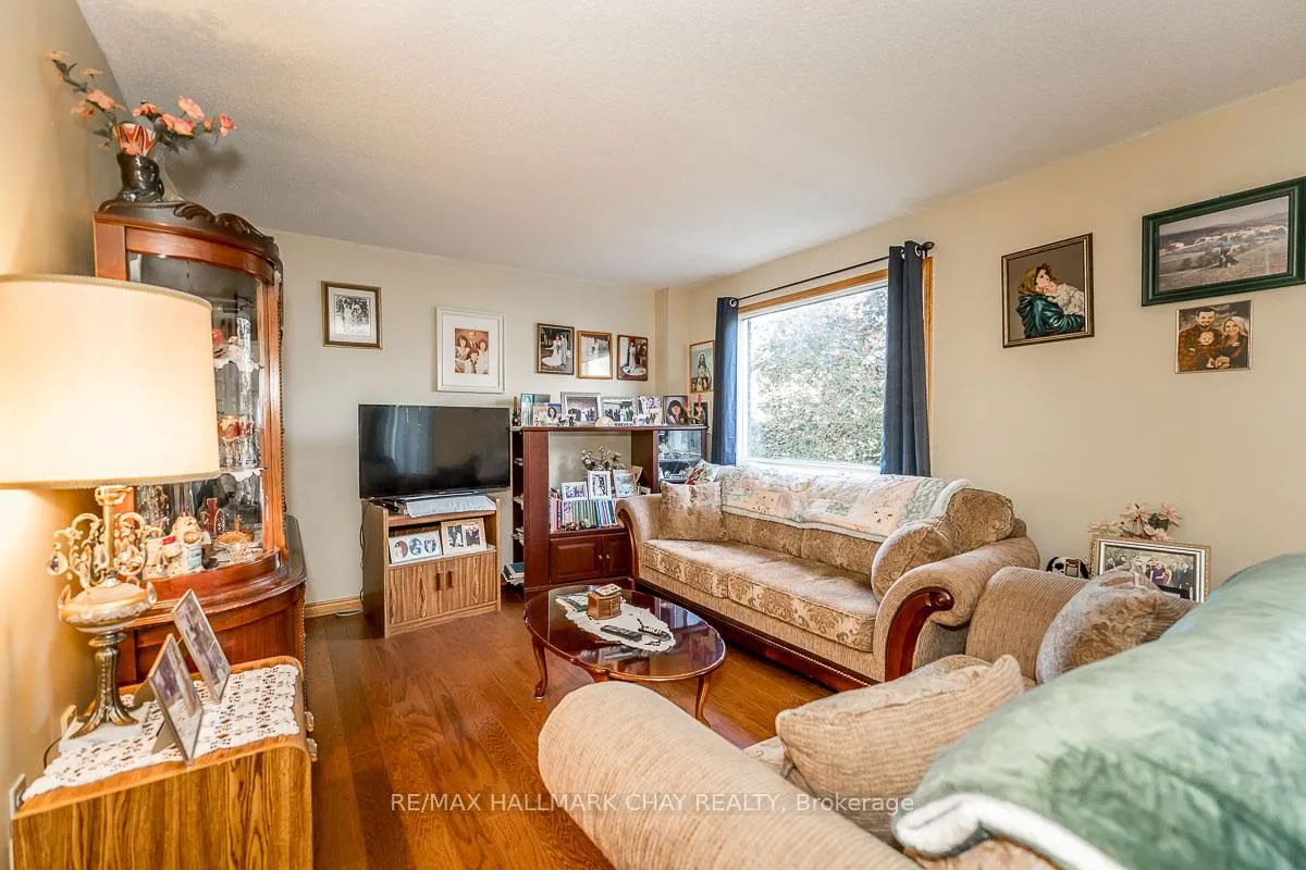 Photo 12 of Unit 2, 10 Riverley Lane, New Tecumseth, Alliston — HOMEH