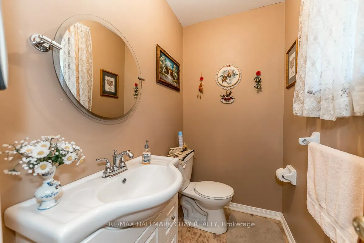 Photo 13 of Unit 2, 10 Riverley Lane, New Tecumseth, Alliston — HOMEH