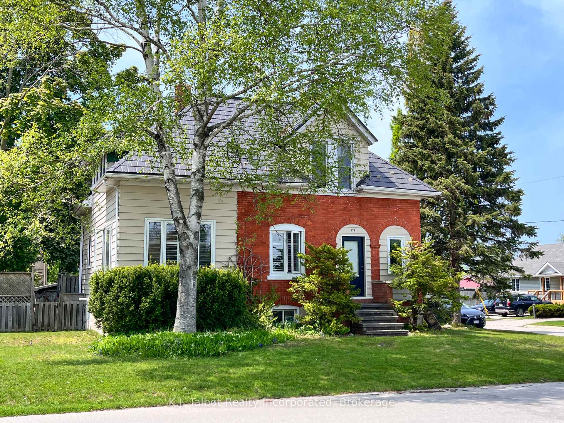 Photo 1 of 178 Gibbons Street, Goderich, Goderich (Town) — HOMEH