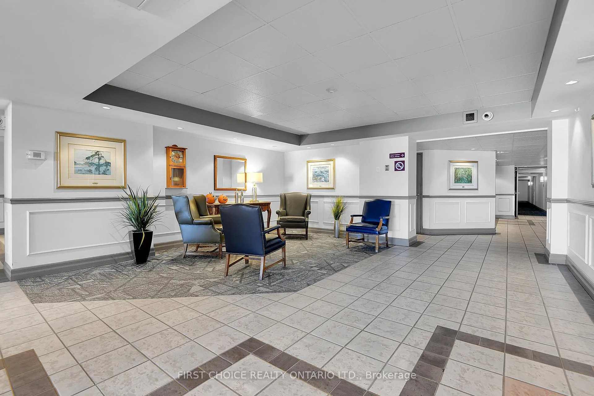 Photo 5 of Unit 217, 1599 Lassiter Terrace, Ottawa, Beaconwood — HOMEH