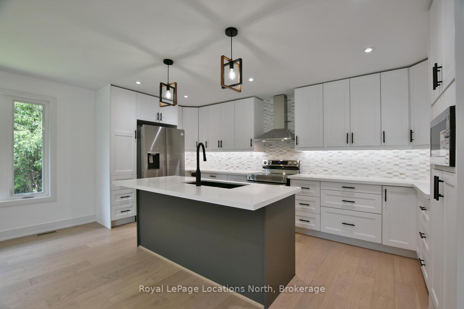 Photo 27 of 492 Birch Street, Collingwood — HOMEH