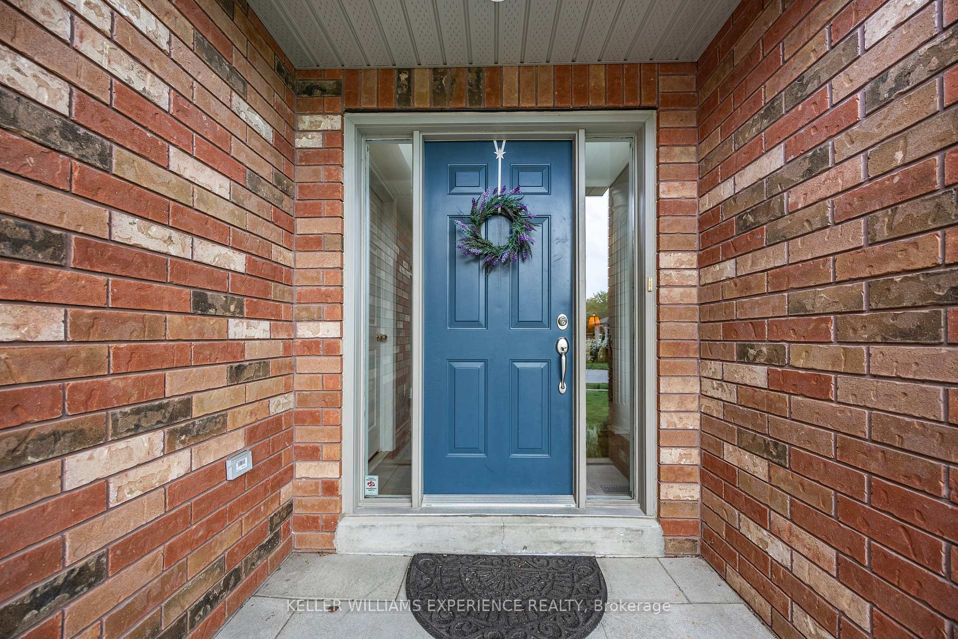 Photo 4 of 26 Wildflower Court, Barrie, Ardagh — HOMEH