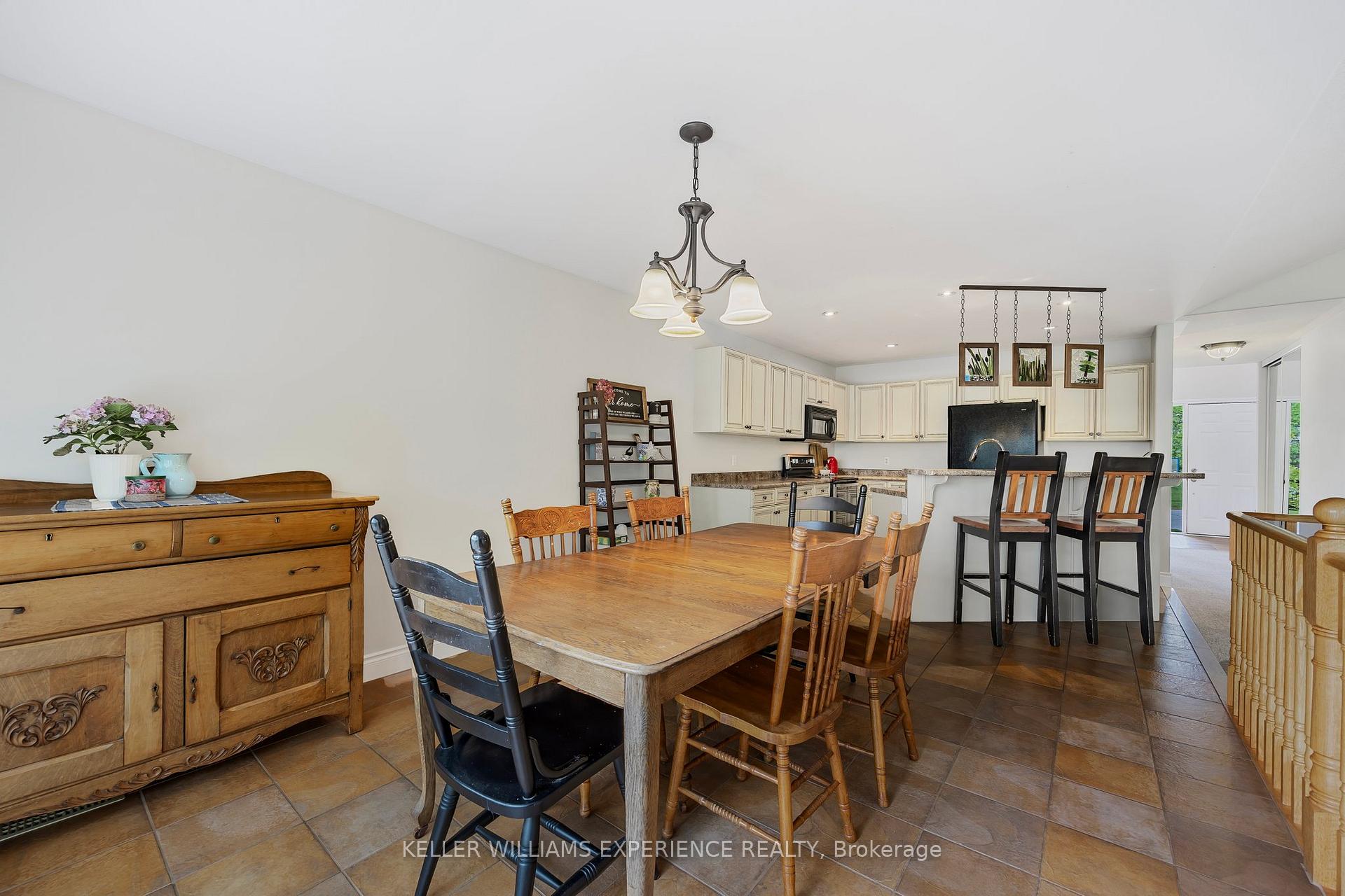 Photo 21 of 26 Wildflower Court, Barrie, Ardagh — HOMEH
