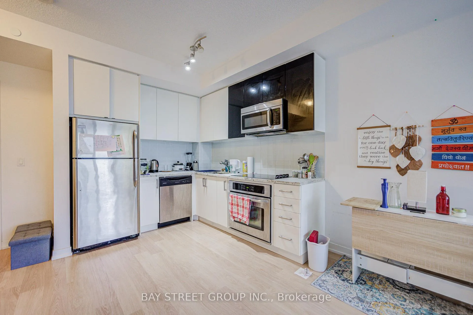 Photo 3 of Unit 918, 98 Lillian Street, Toronto, Mount Pleasant West — HOMEH