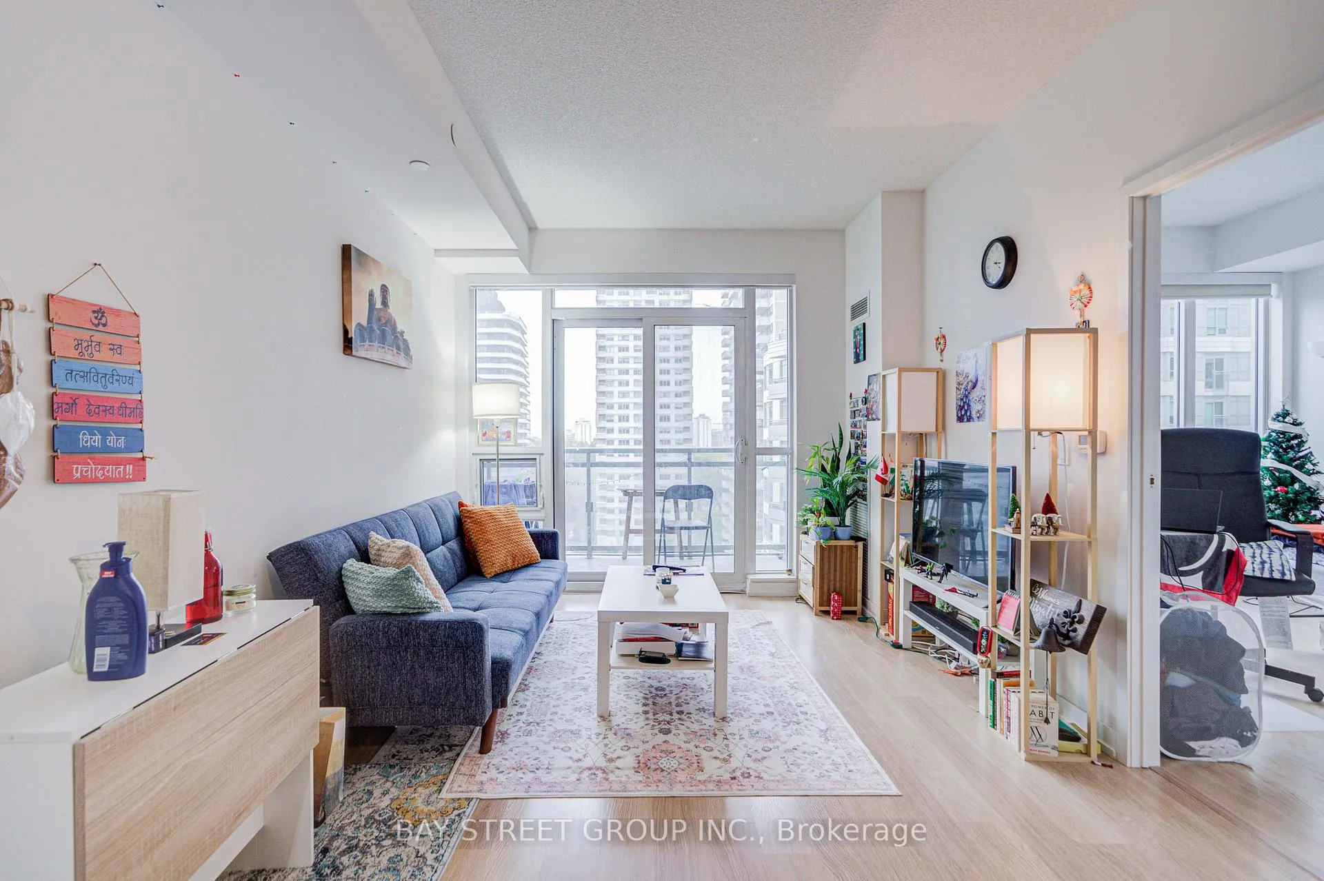 Photo 6 of Unit 918, 98 Lillian Street, Toronto, Mount Pleasant West — HOMEH