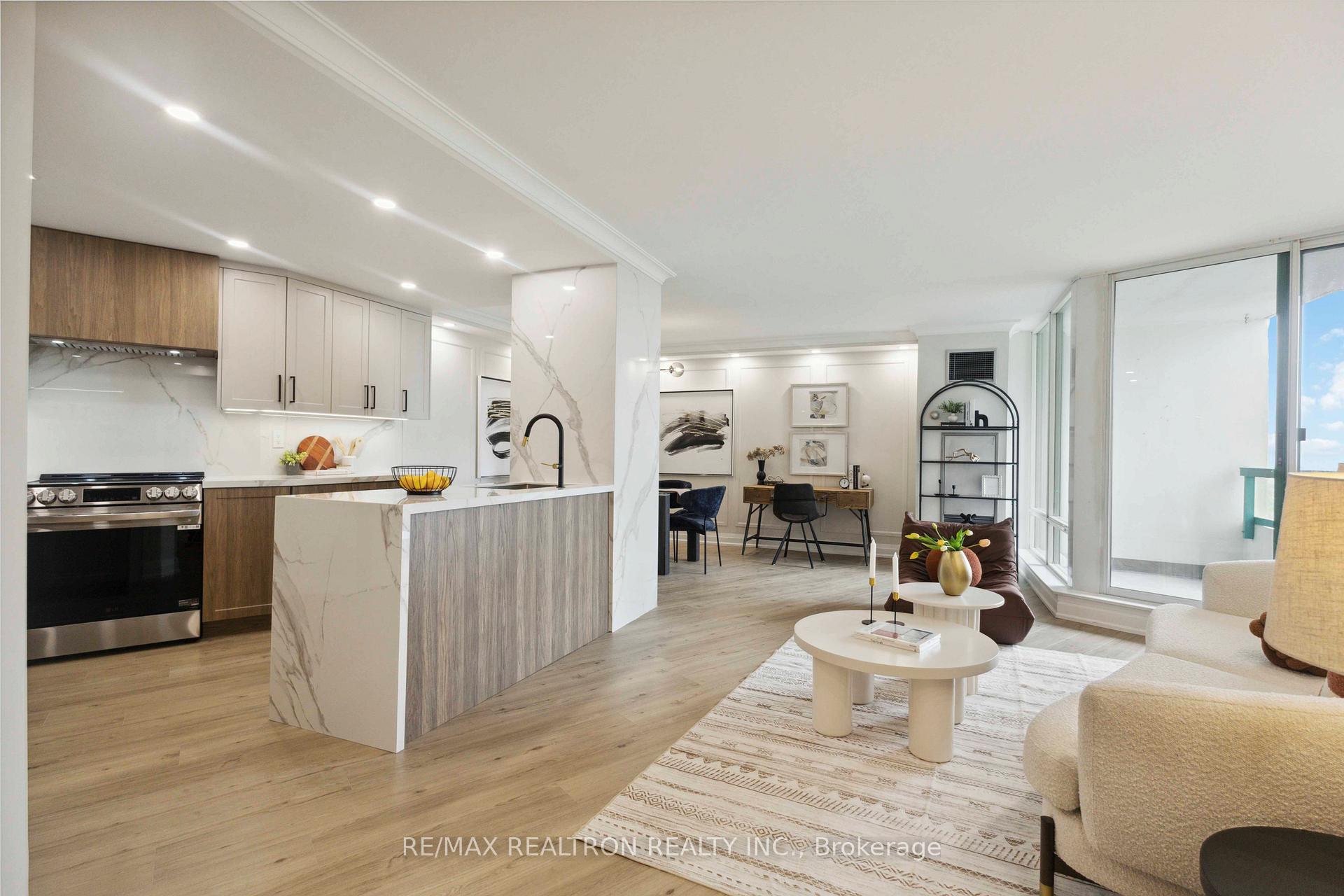 Photo 3 of Unit 1604, 7250 Yonge Street, Vaughan, Crestwood-Springfarm-Yorkhill — HOMEH