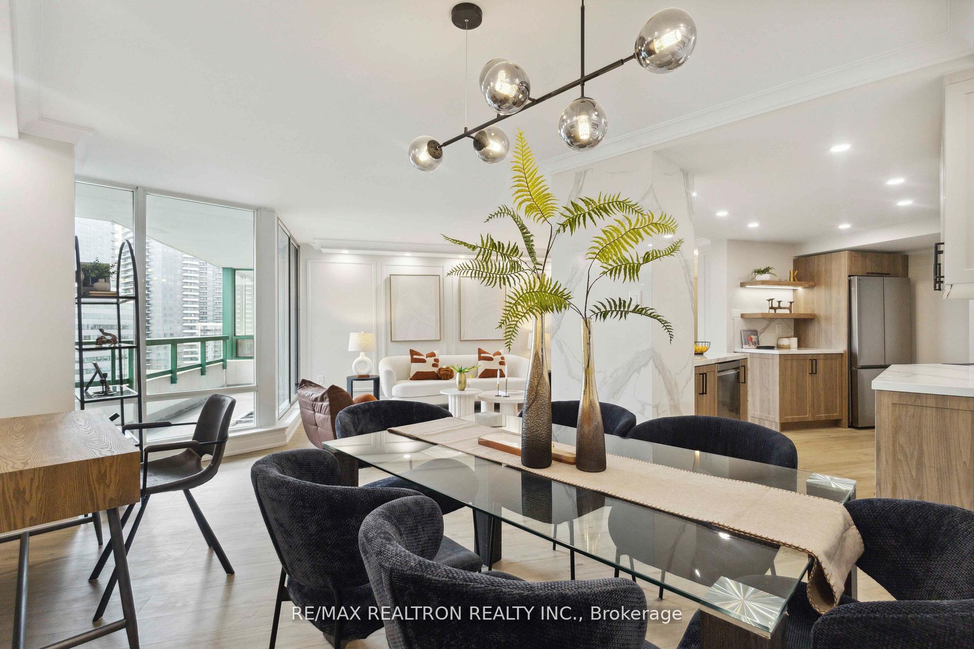 Photo 13 of Unit 1604, 7250 Yonge Street, Vaughan, Crestwood-Springfarm-Yorkhill — HOMEH