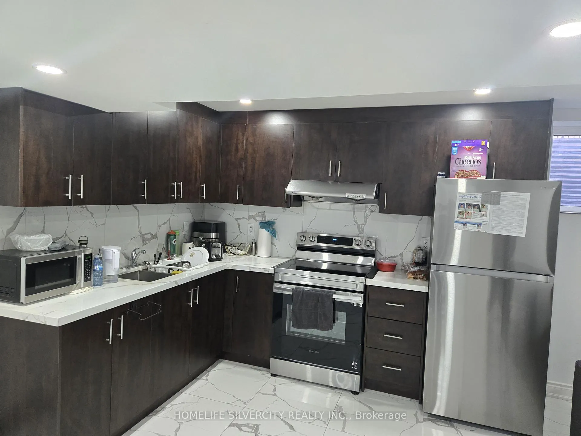 Photo 6 of 80 Abitibi Lake Drive, Brampton, Sandringham-Wellington — HOMEH