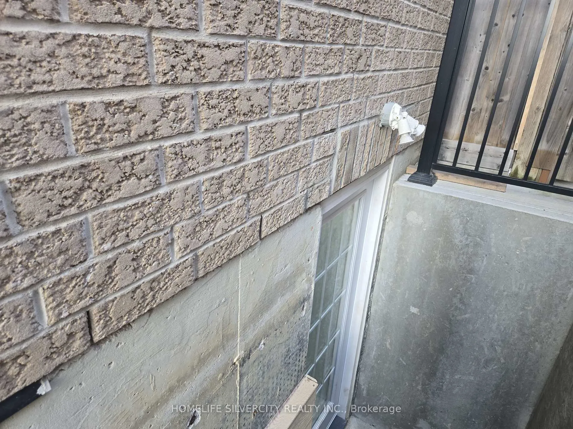 Photo 9 of 80 Abitibi Lake Drive, Brampton, Sandringham-Wellington — HOMEH