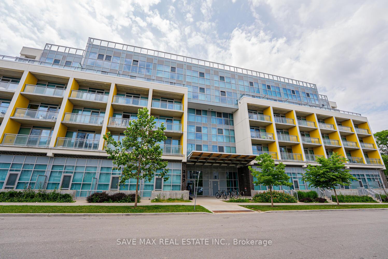 Front of Unit 405, 257 Hemlock Street