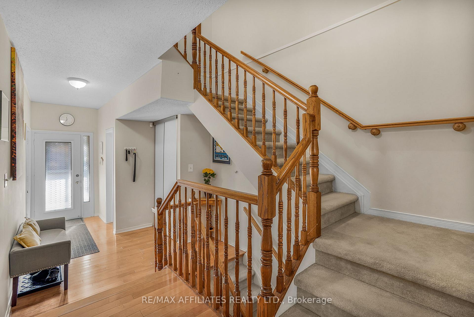 Photo 5 of 6135 Oak Meadows Drive, Ottawa, Chapel Hill — HOMEH
